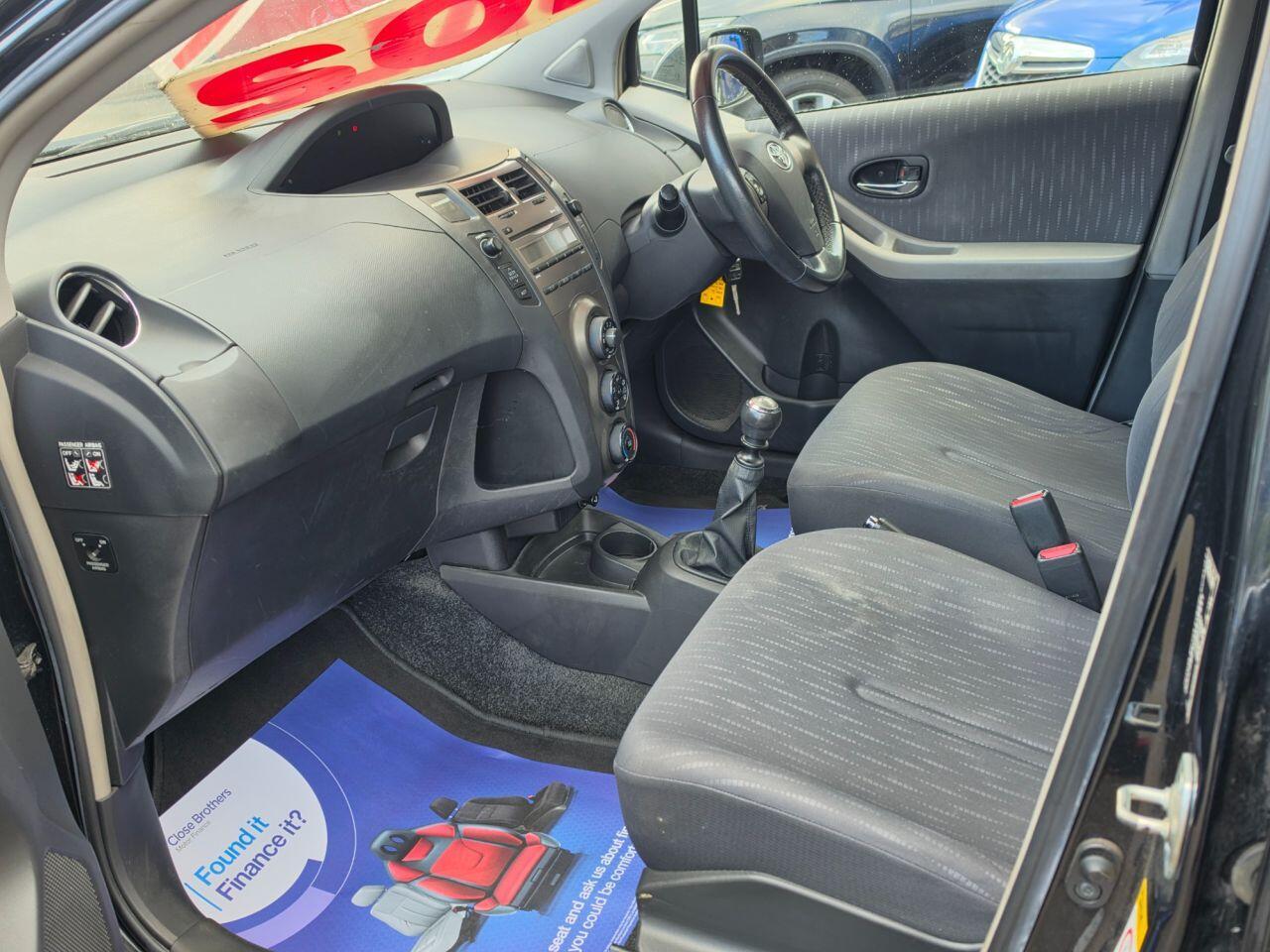Toyota Yaris - Image 13