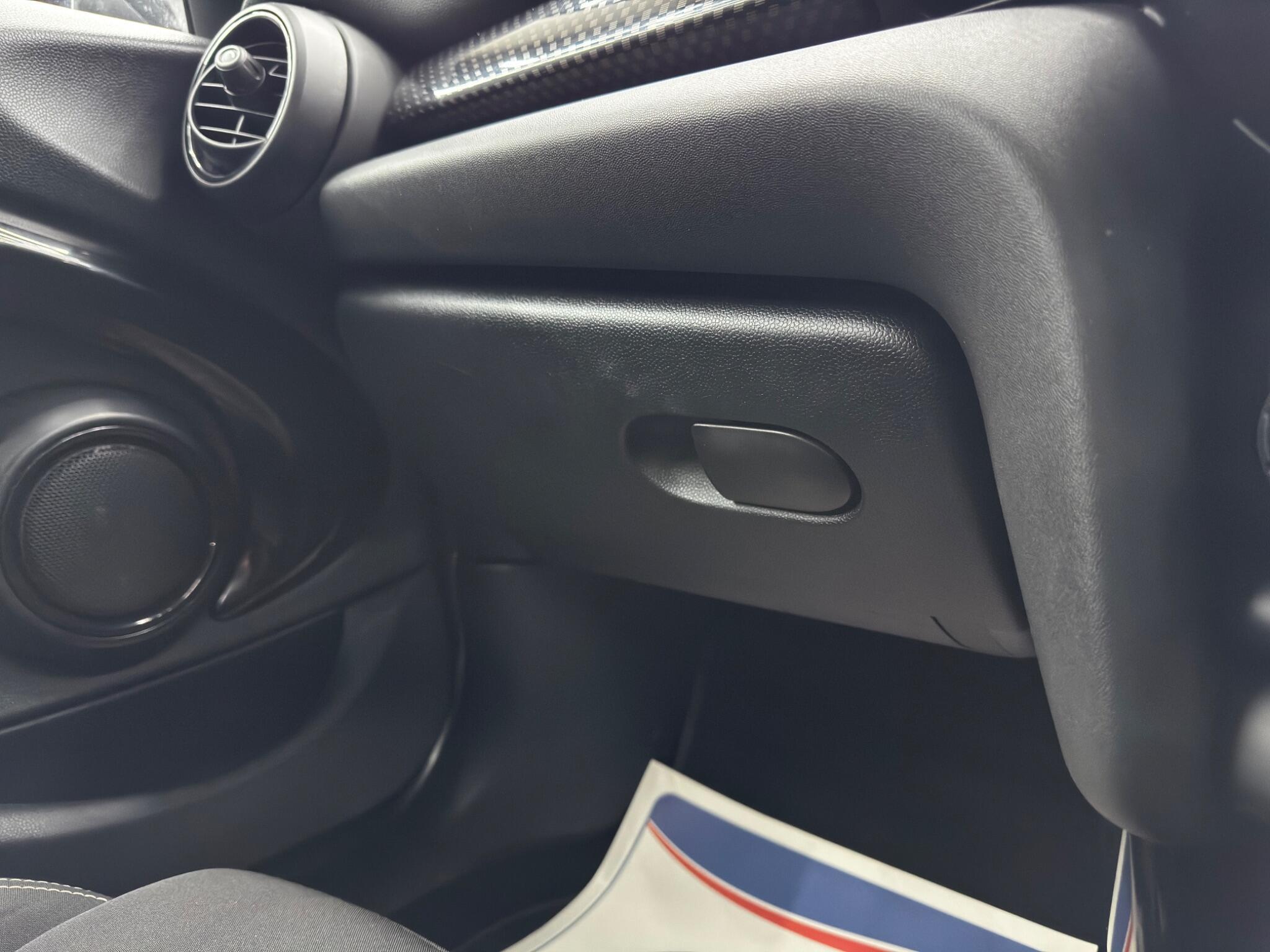 MINI Hatch - Image 34