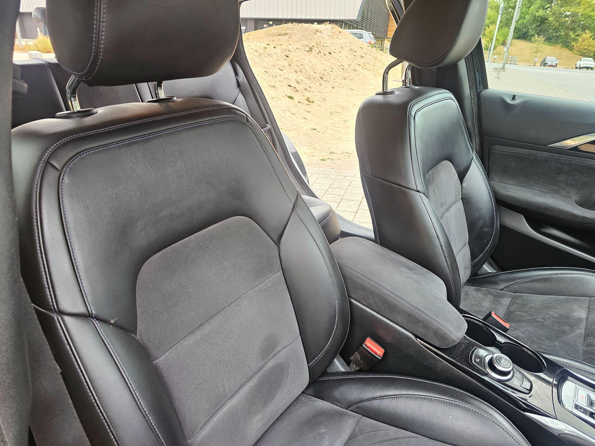 Infiniti Q30 - Image 20