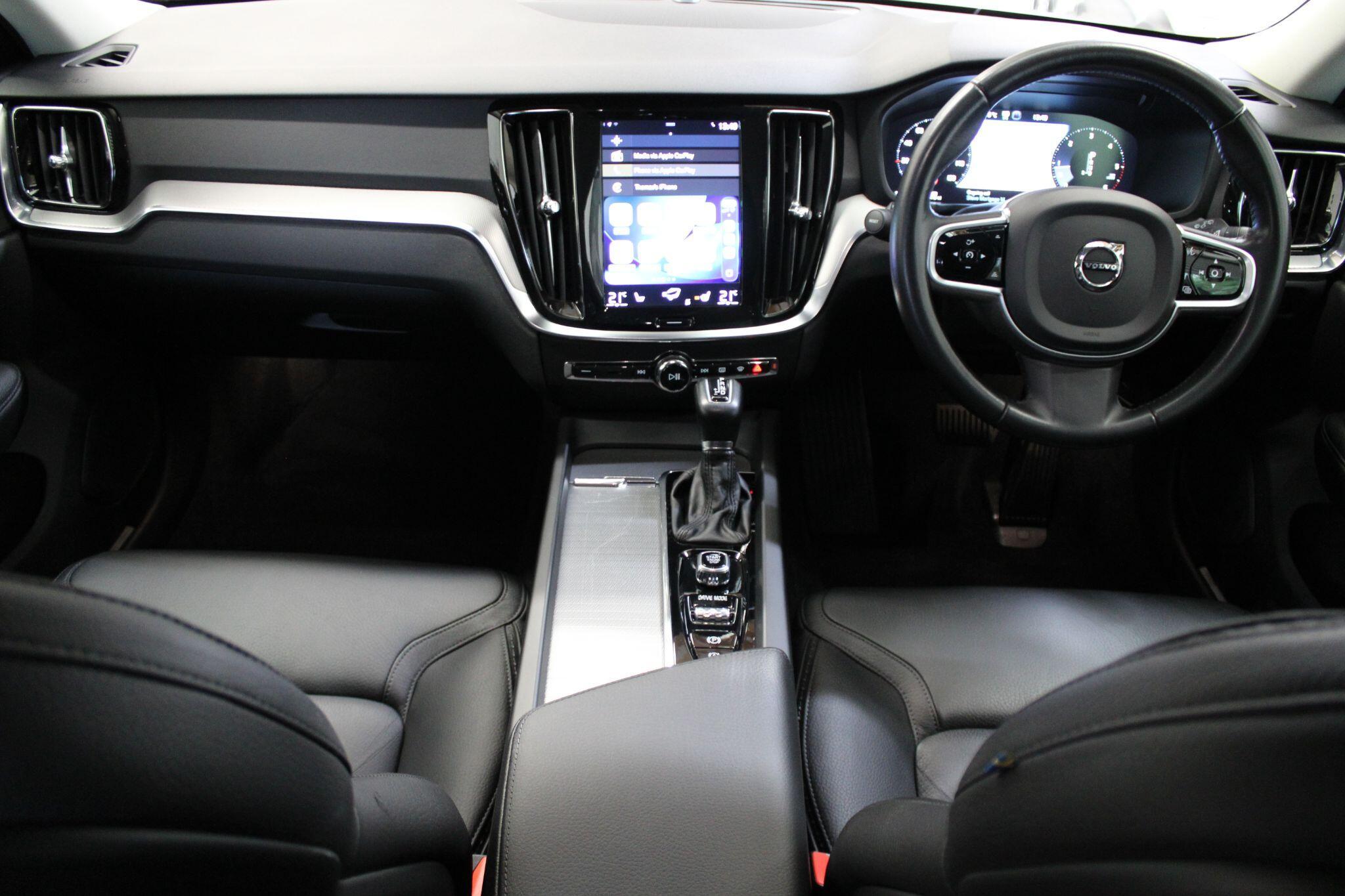 Volvo V60 CROSS COUNTRY - Image 40