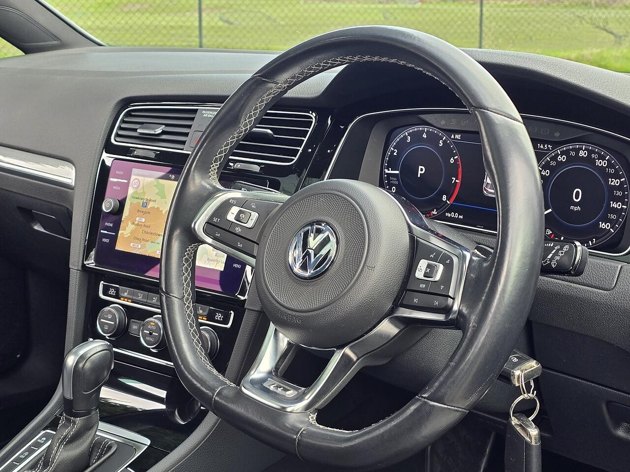 Volkswagen Golf - Image 13