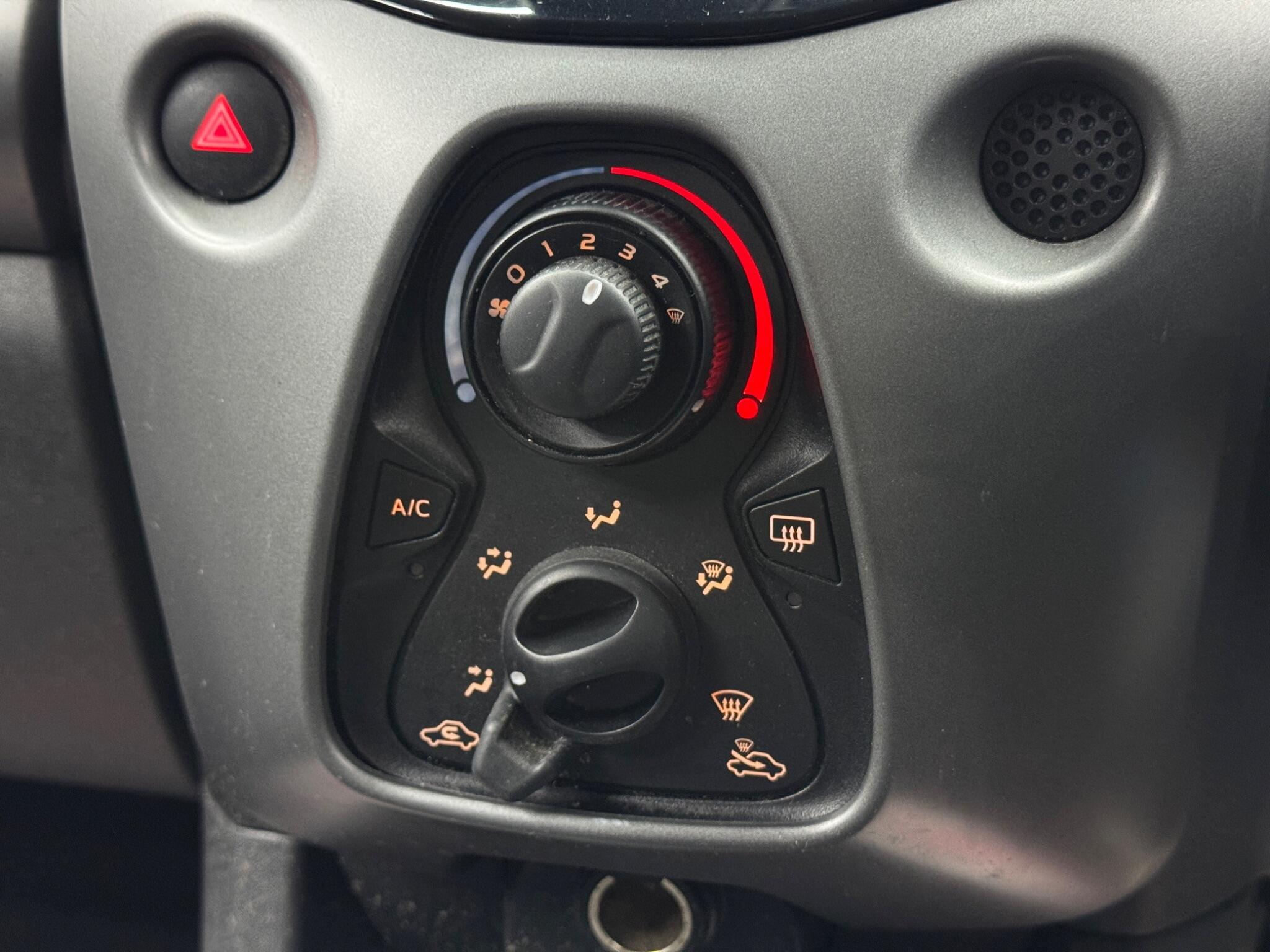 Toyota Aygo - Image 27