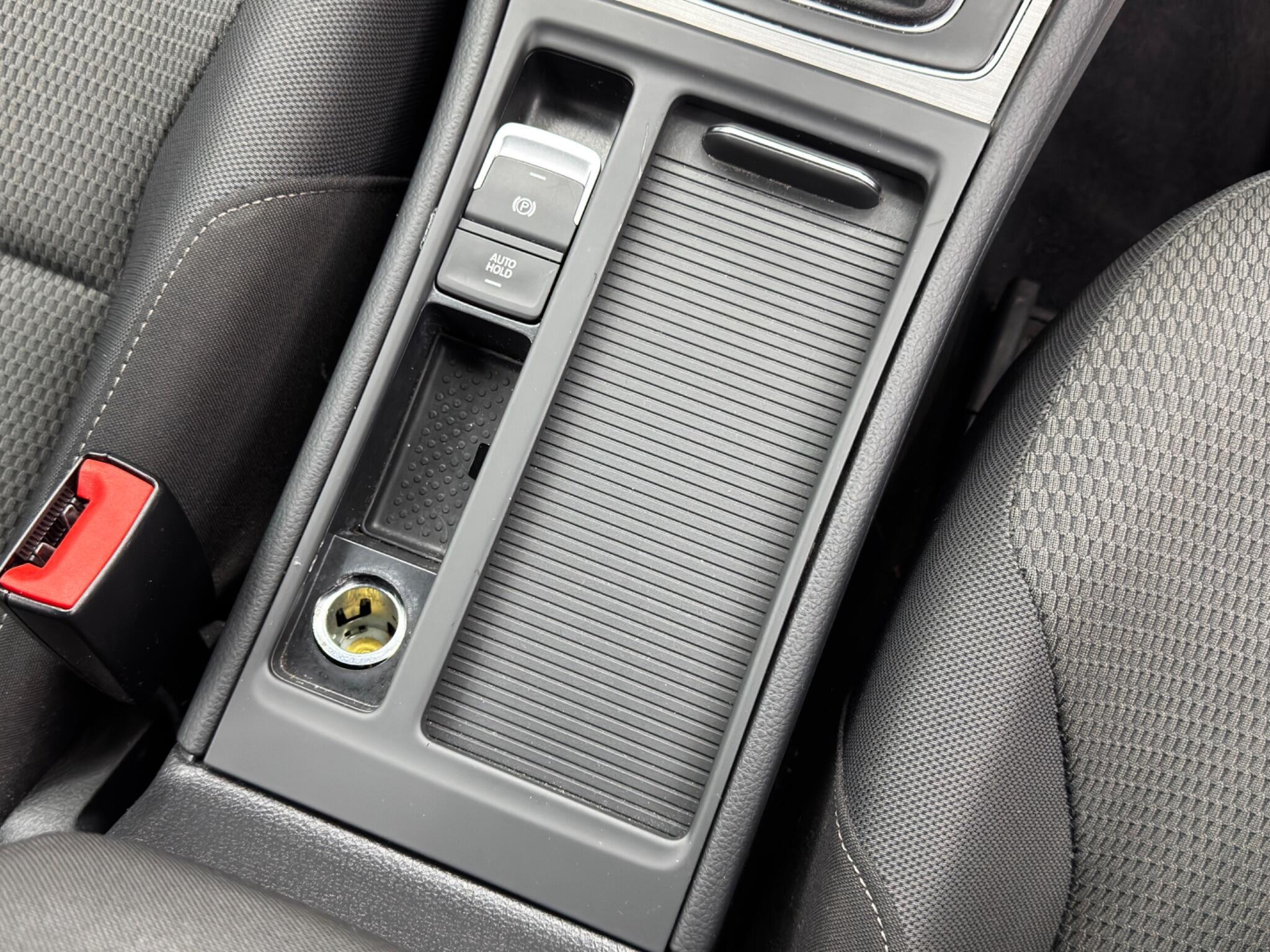 Volkswagen Golf - Image 23