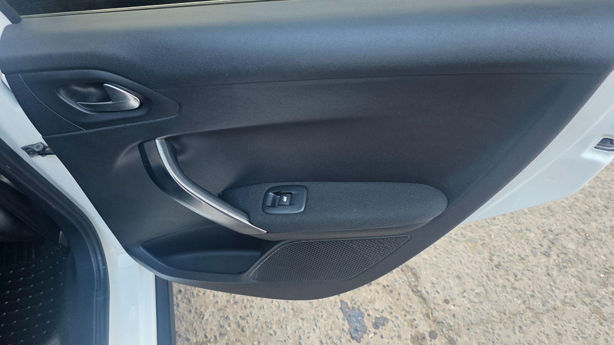 Peugeot 2008 - Image 32