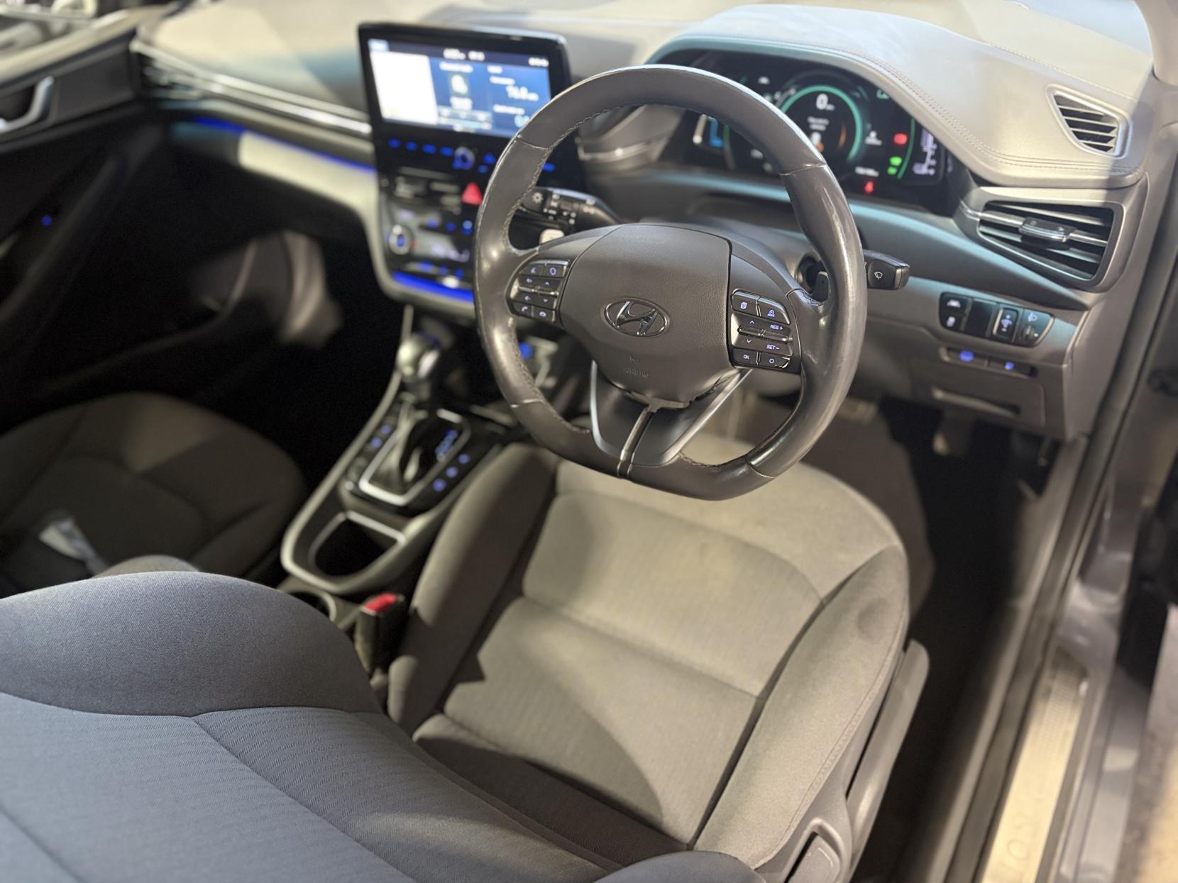Hyundai Ioniq - Image 18