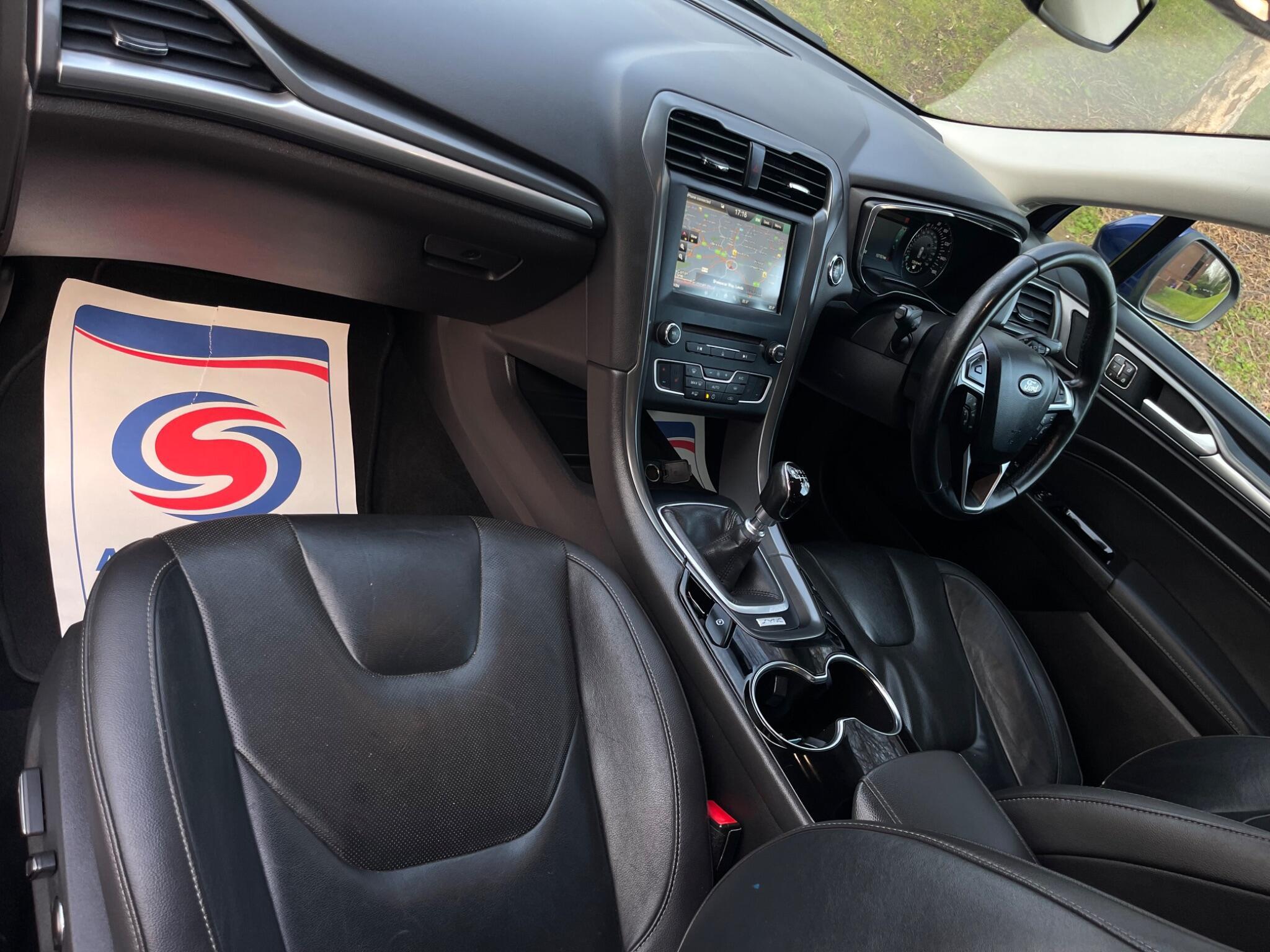 Ford Mondeo - Image 37