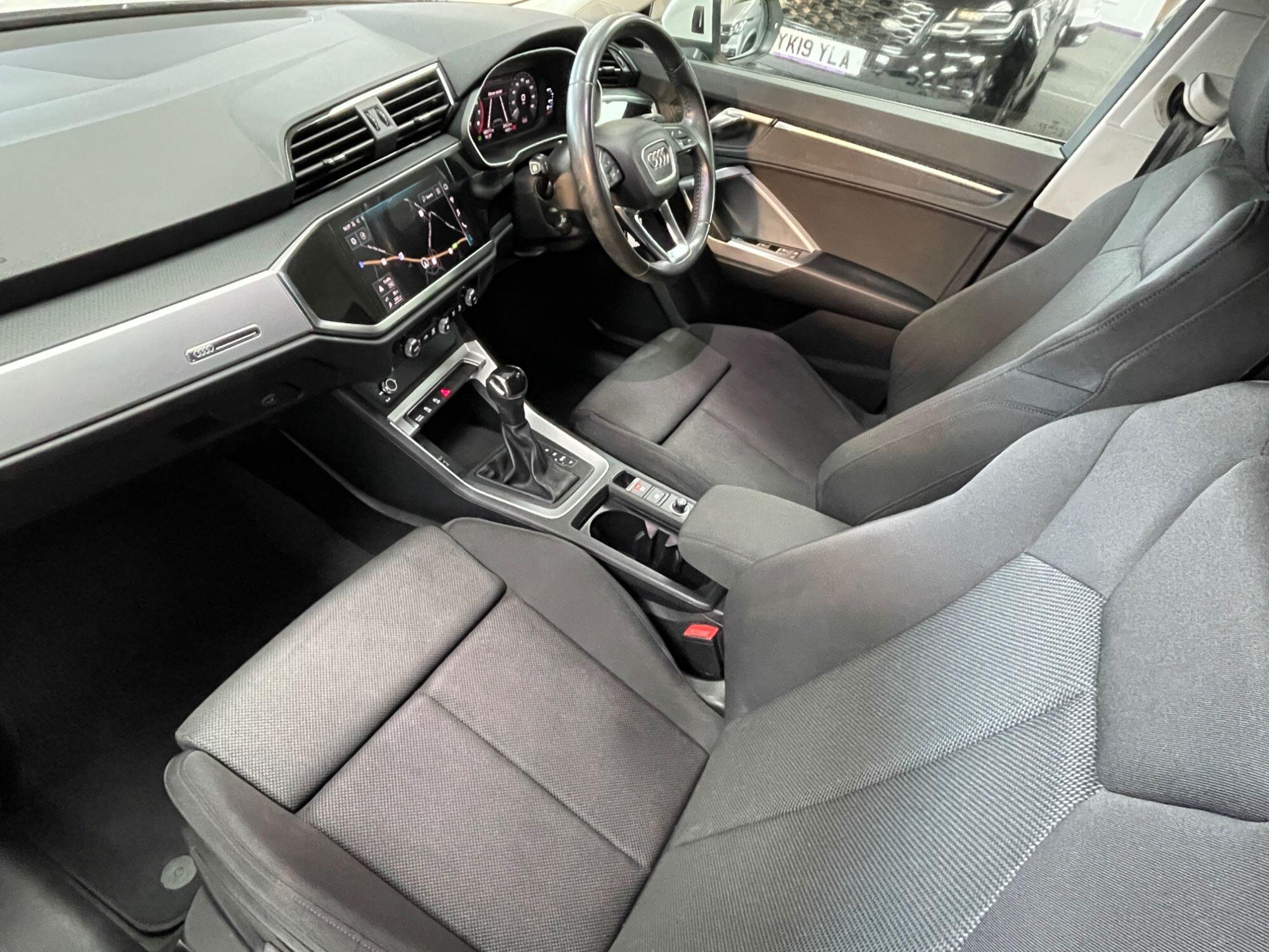 Audi Q3 - Image 32
