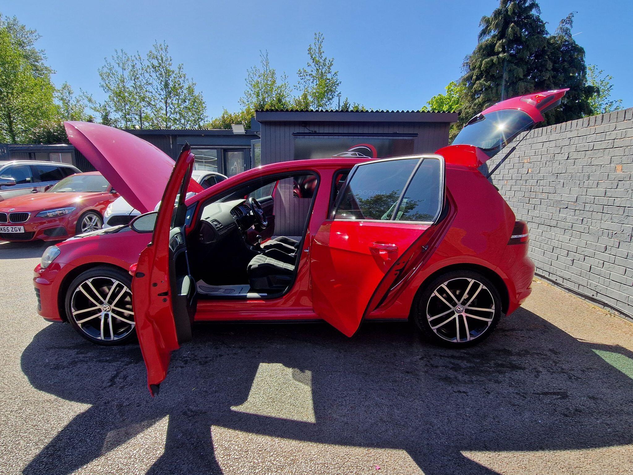 Volkswagen Golf - Image 15
