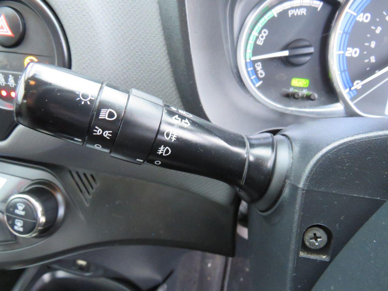 Toyota Yaris - Image 18