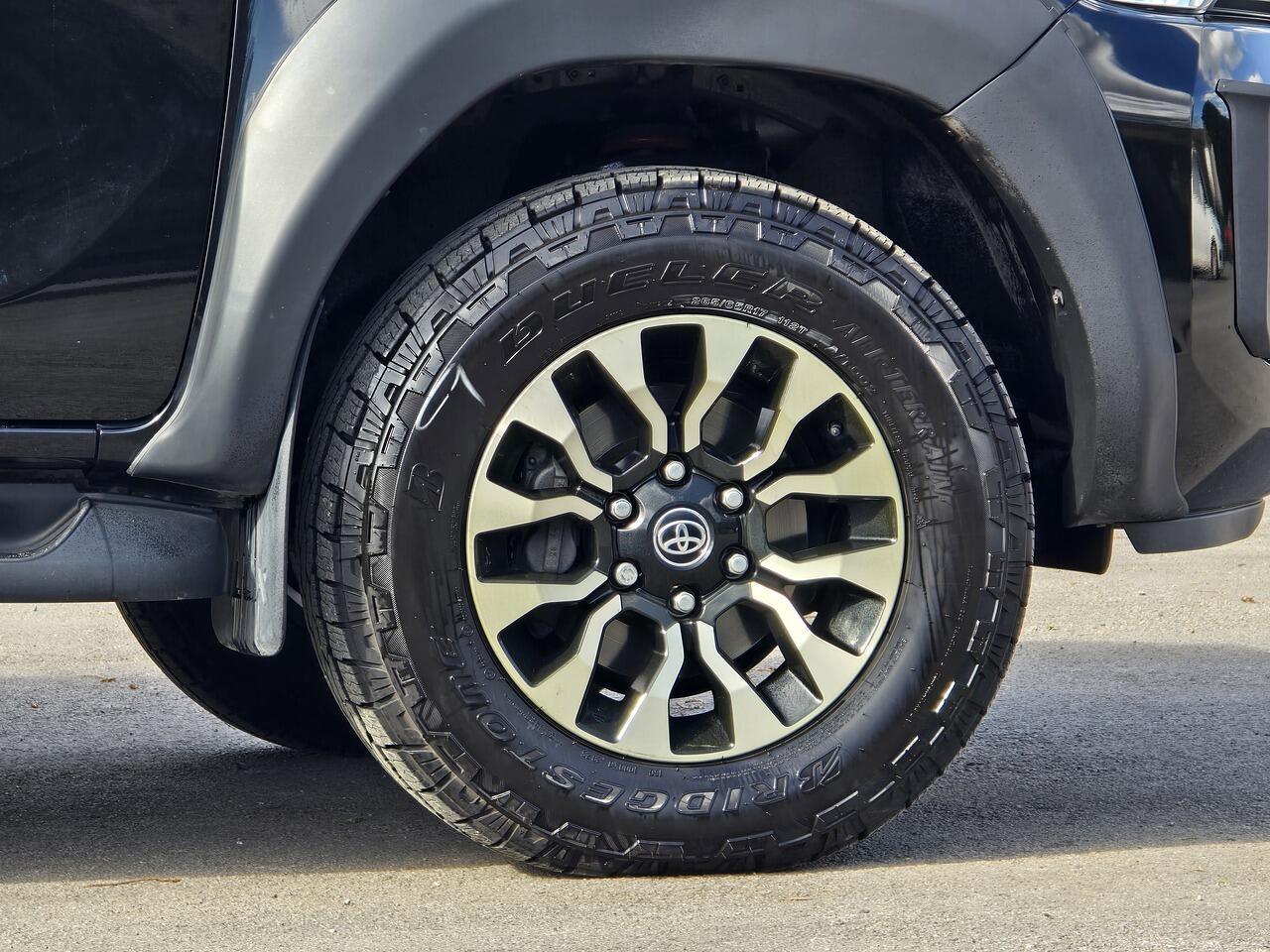 Toyota Hilux - Image 23