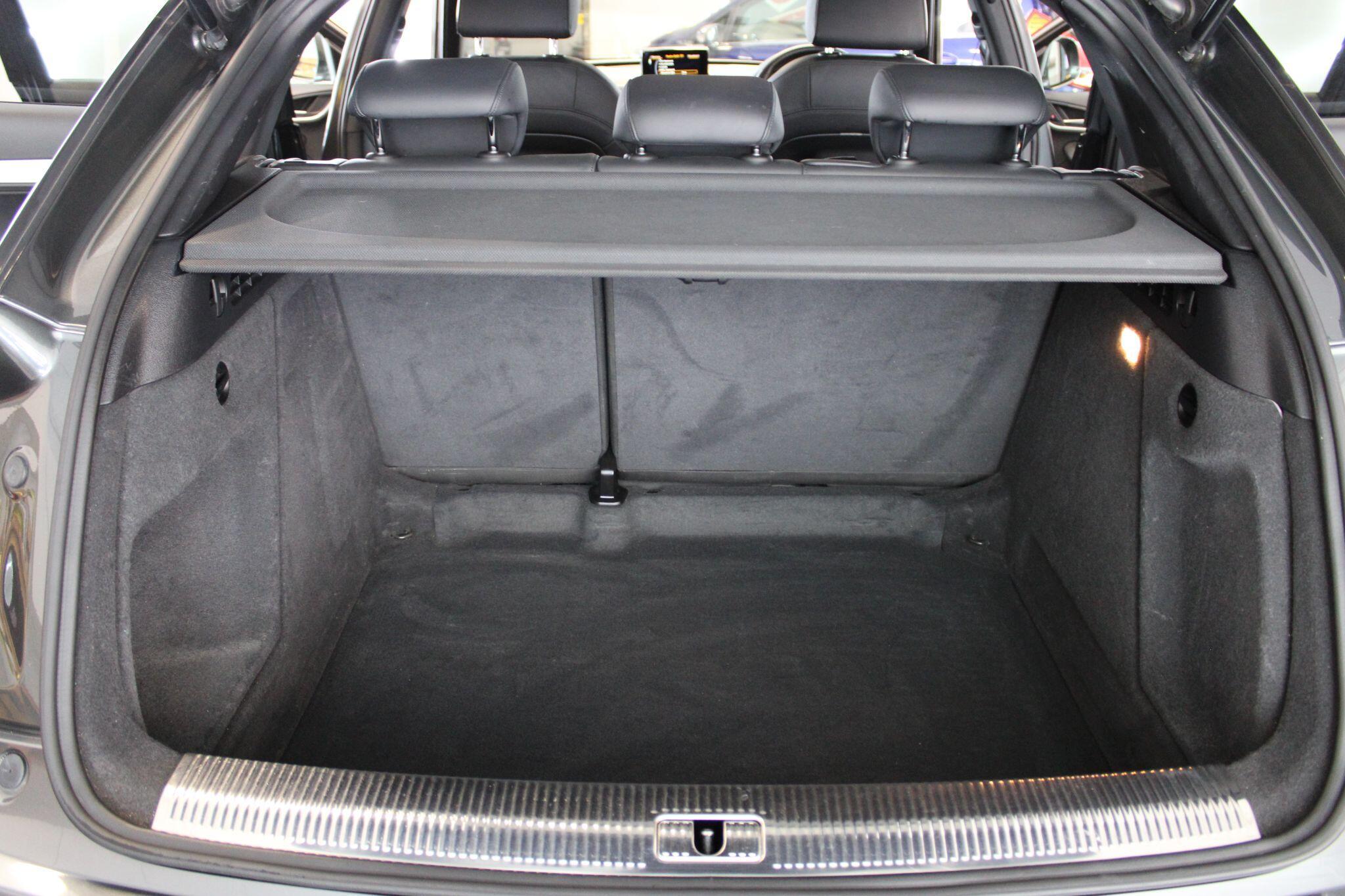 Audi Q3 - Image 8