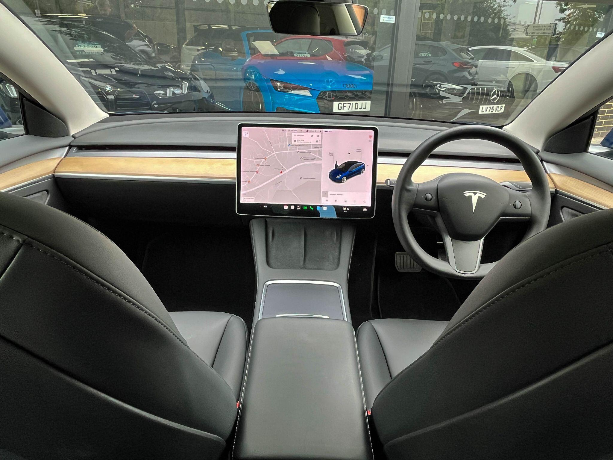 Tesla Model 3 - Image 9