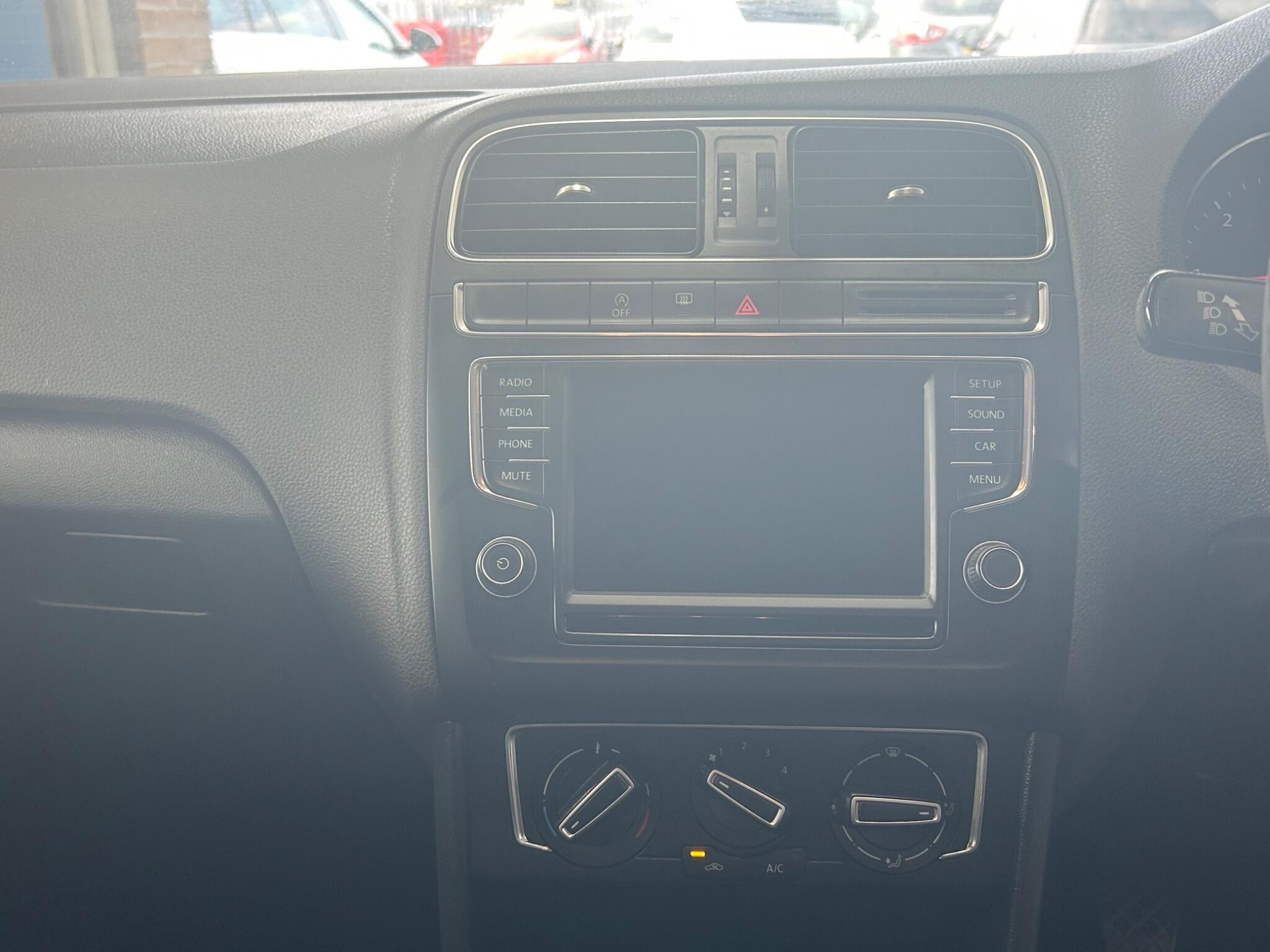 Volkswagen Polo - Image 16