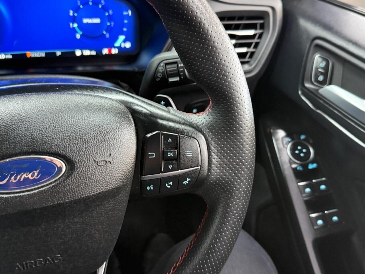 Ford Focus - Image 19