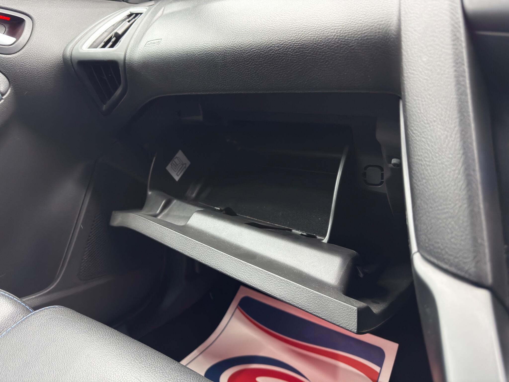 Ford Focus - Image 37