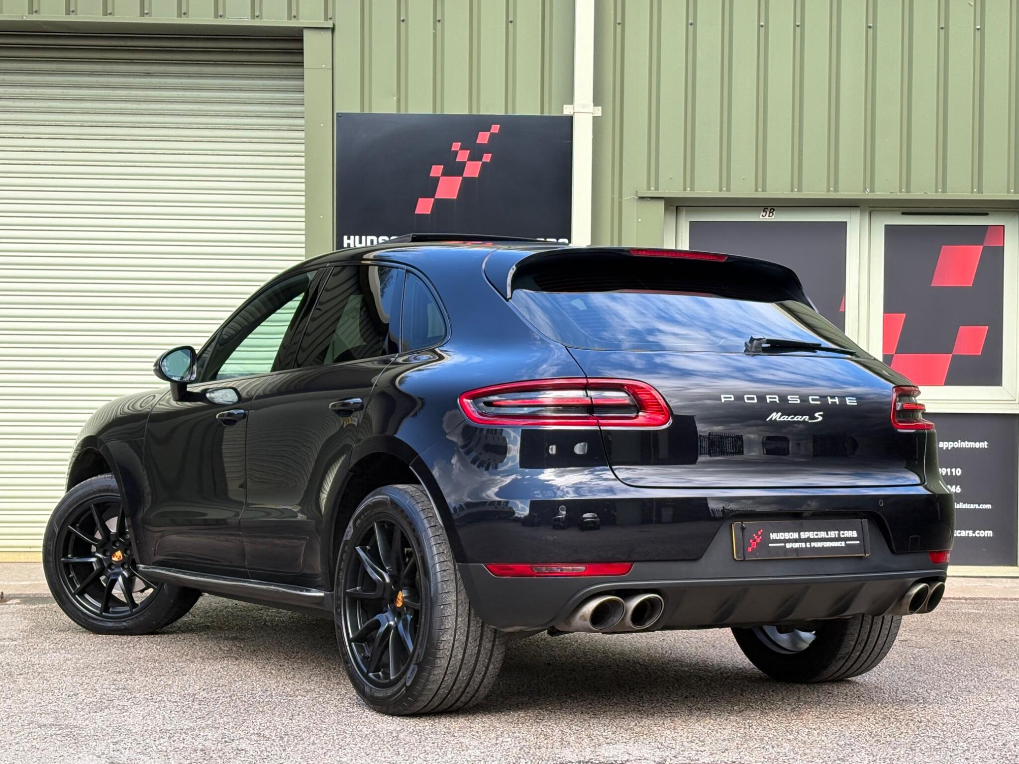 Porsche Macan - Image 2