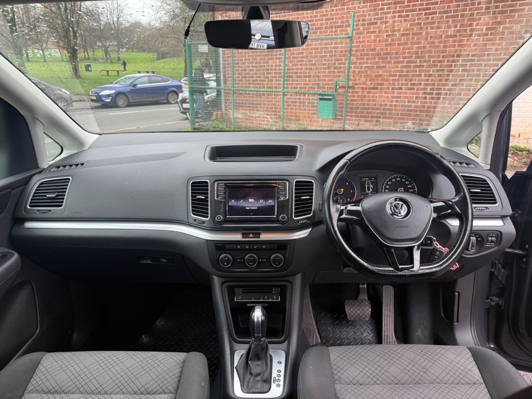 Volkswagen Sharan - Image 14