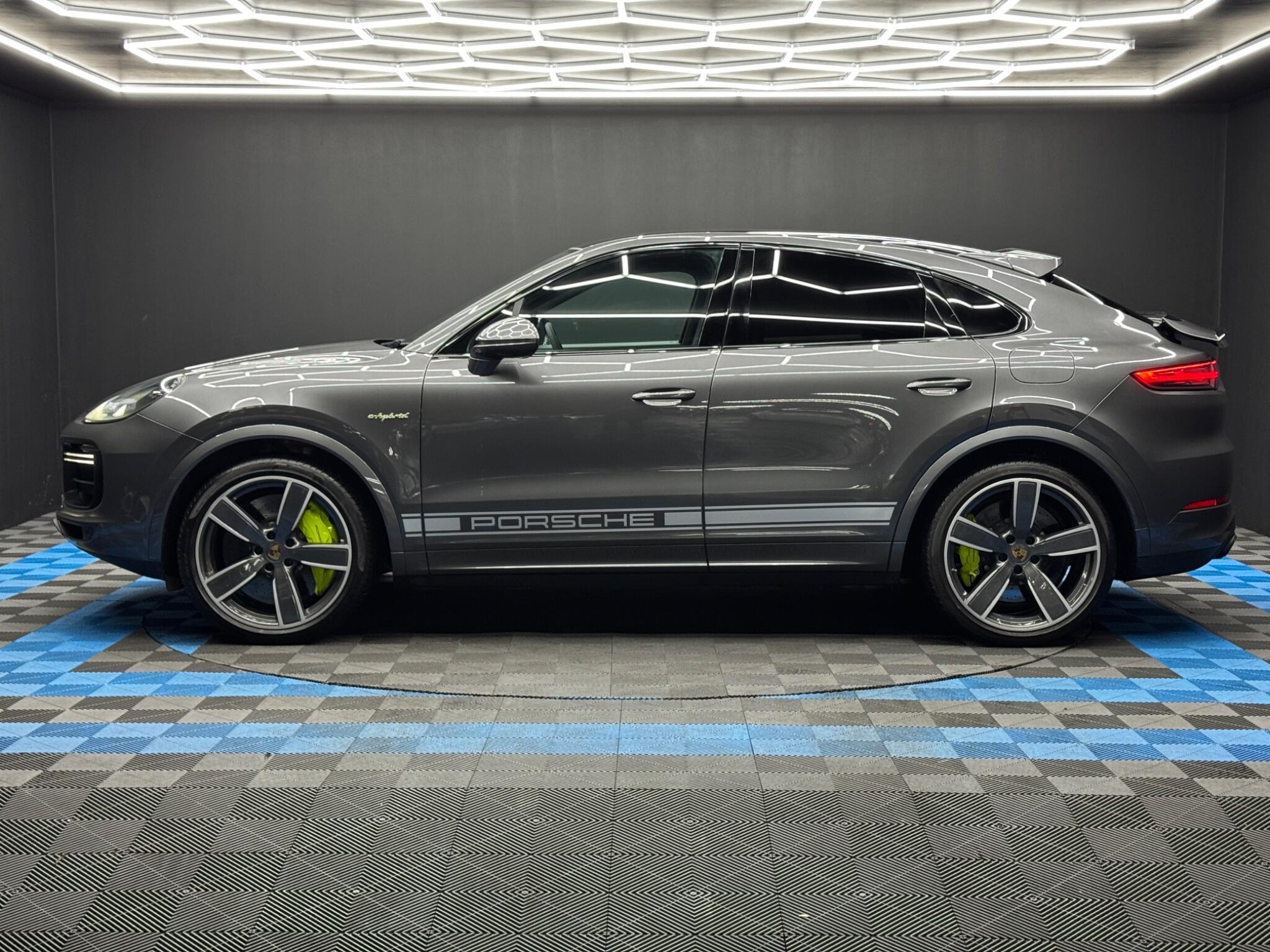 Porsche Cayenne - Image 8
