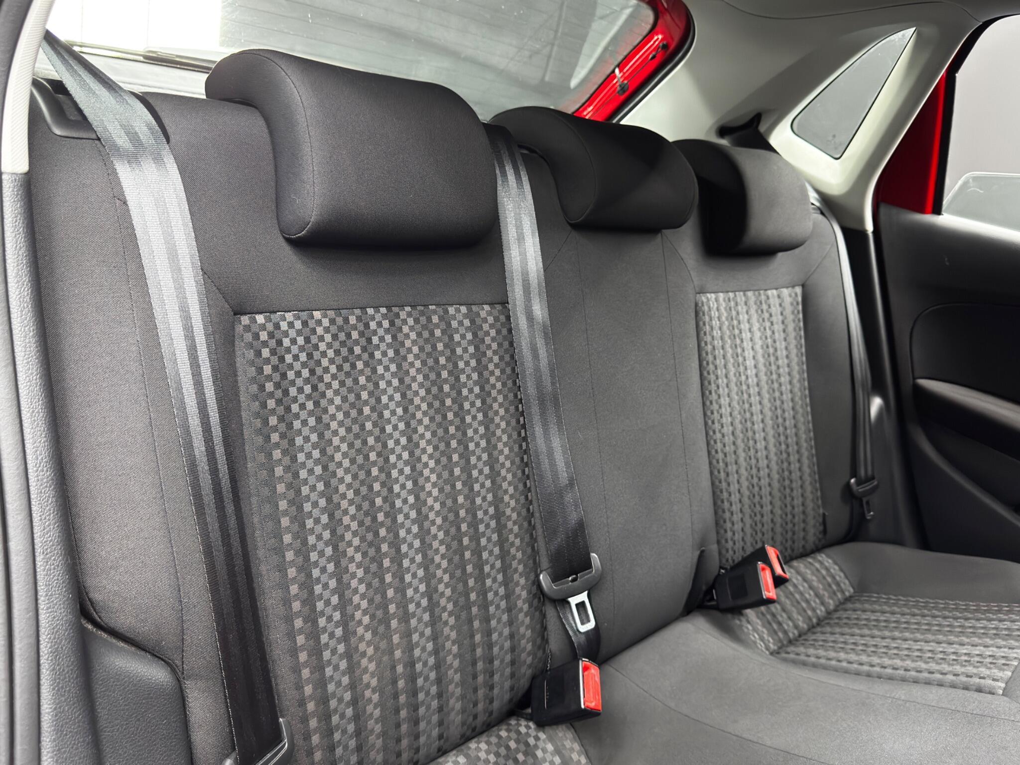 Volkswagen Polo - Image 14