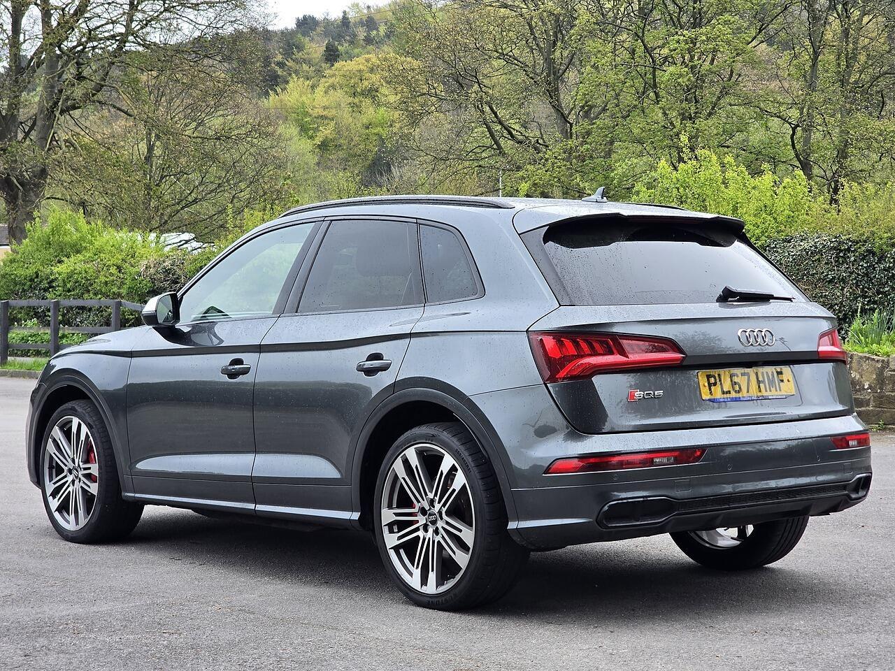 Audi SQ5 - Image 29
