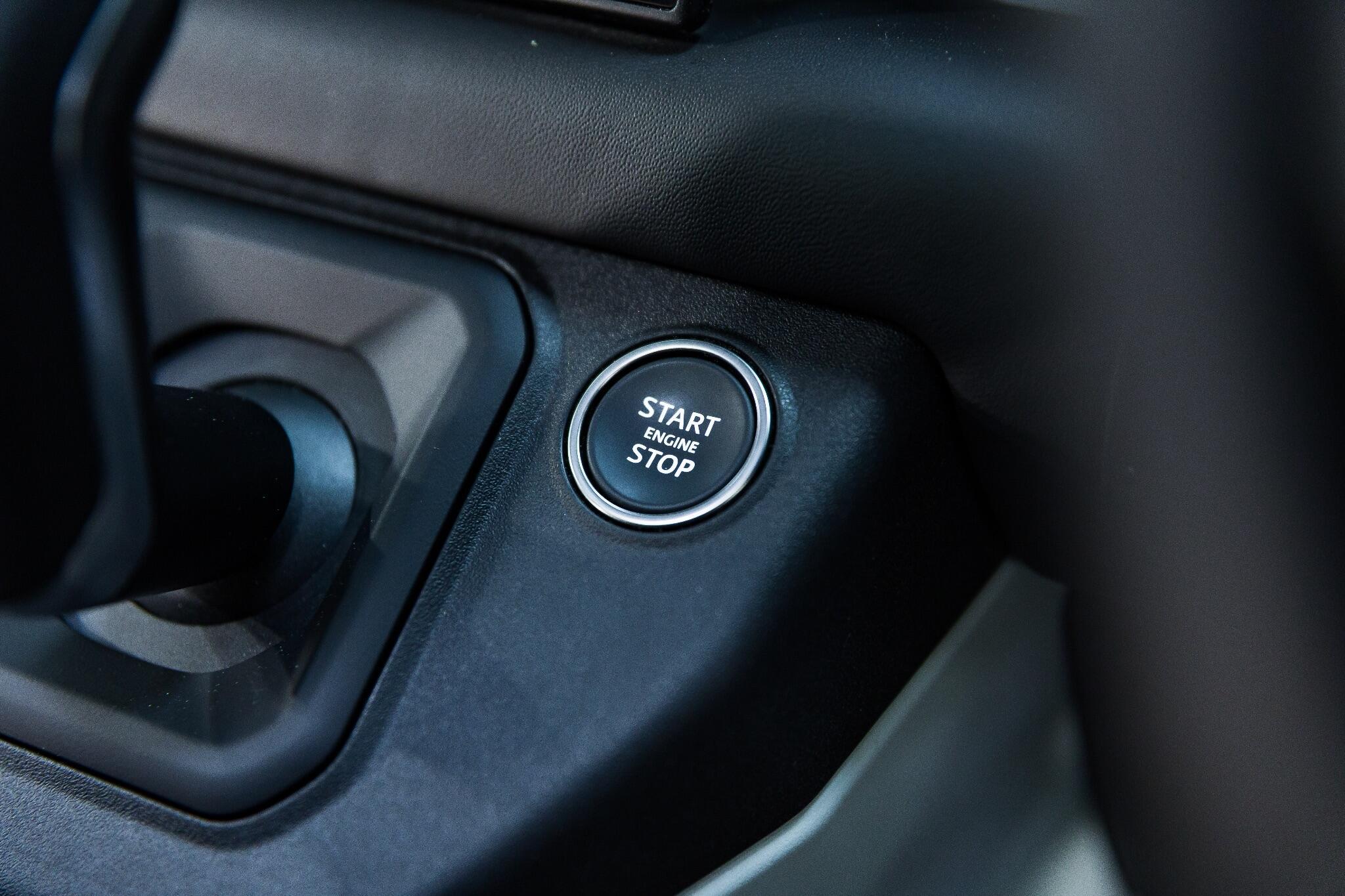 Land Rover Defender 110 - Image 36