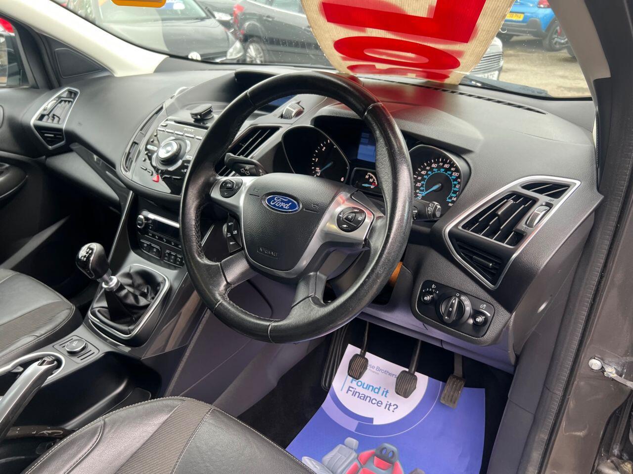 Ford Kuga - Image 30