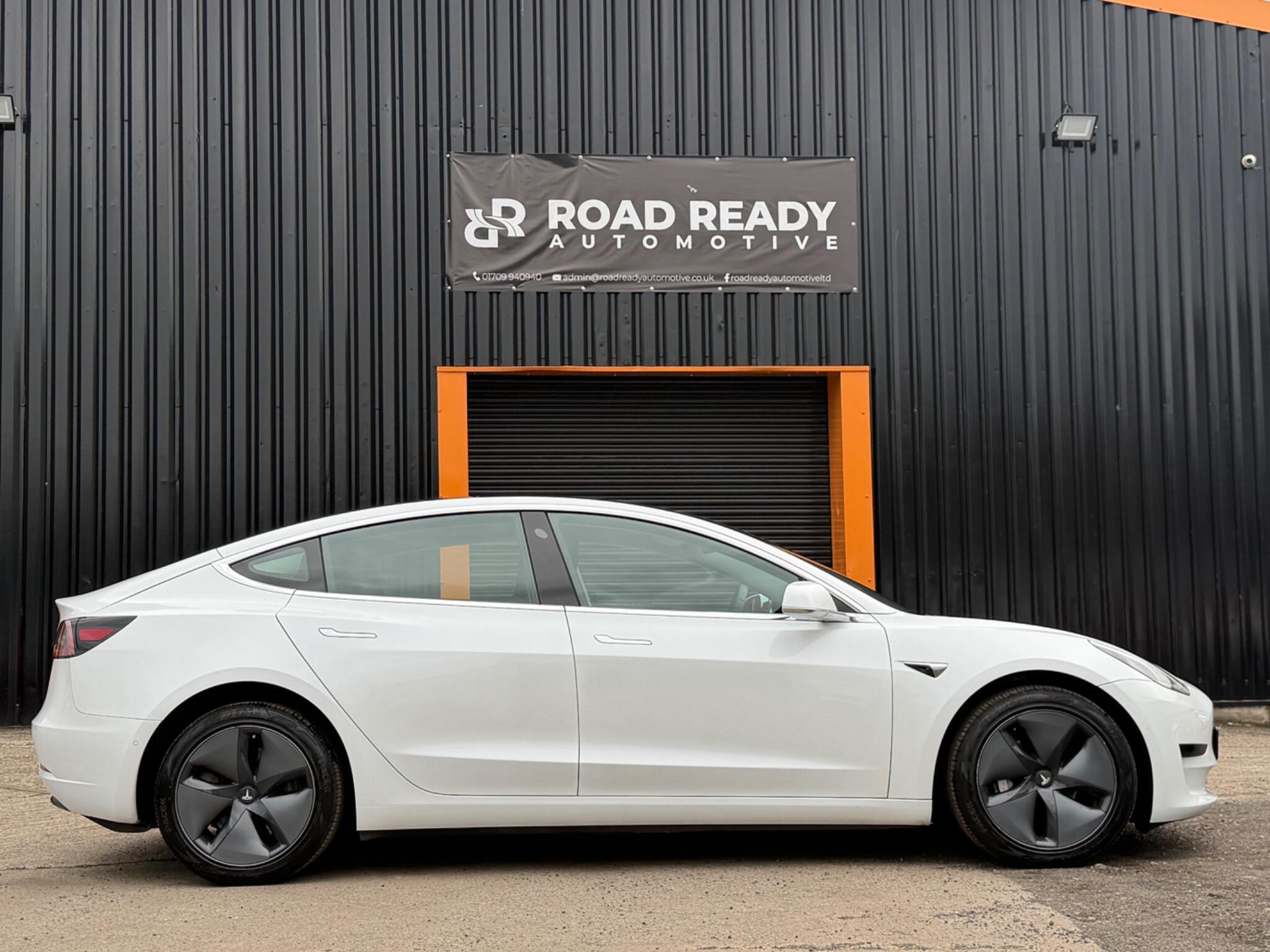 Tesla Model 3 - Image 2