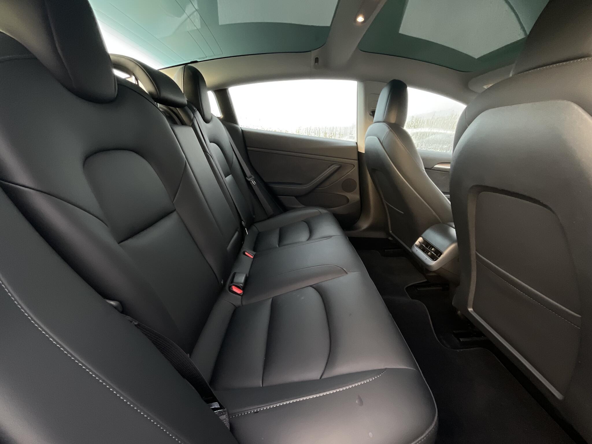 Tesla Model 3 - Image 12