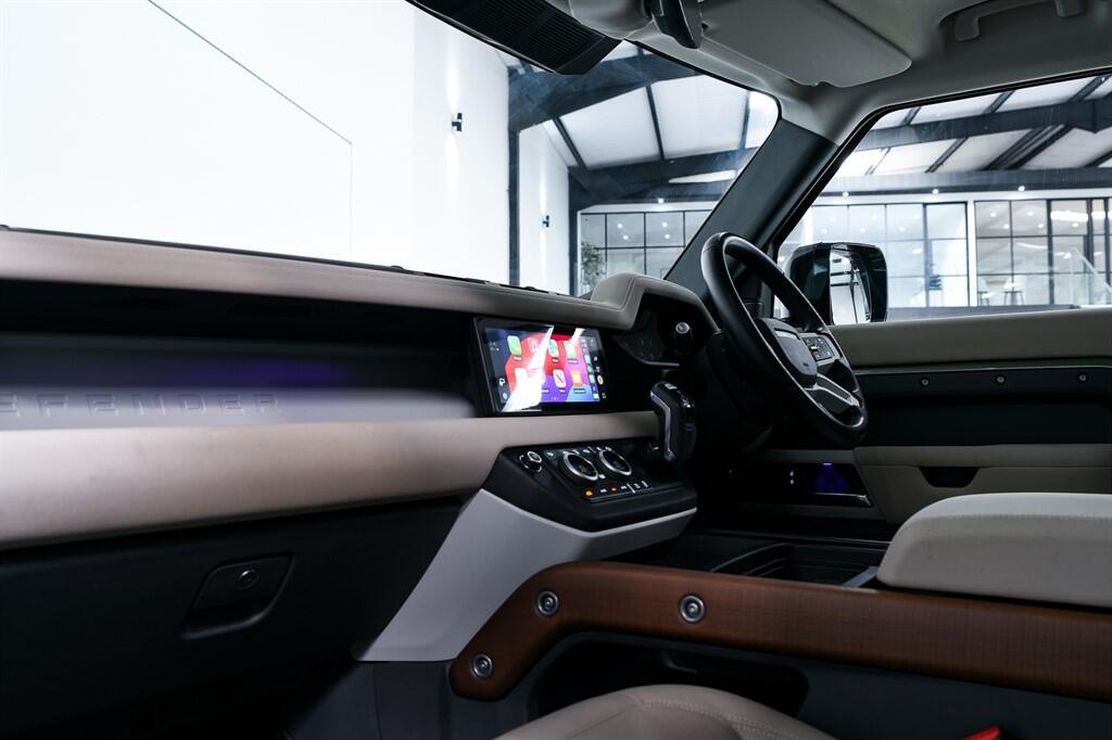 Land Rover Defender 110 - Image 11