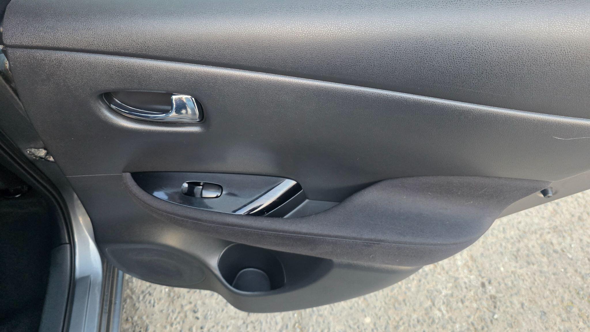 Nissan Leaf - Image 24