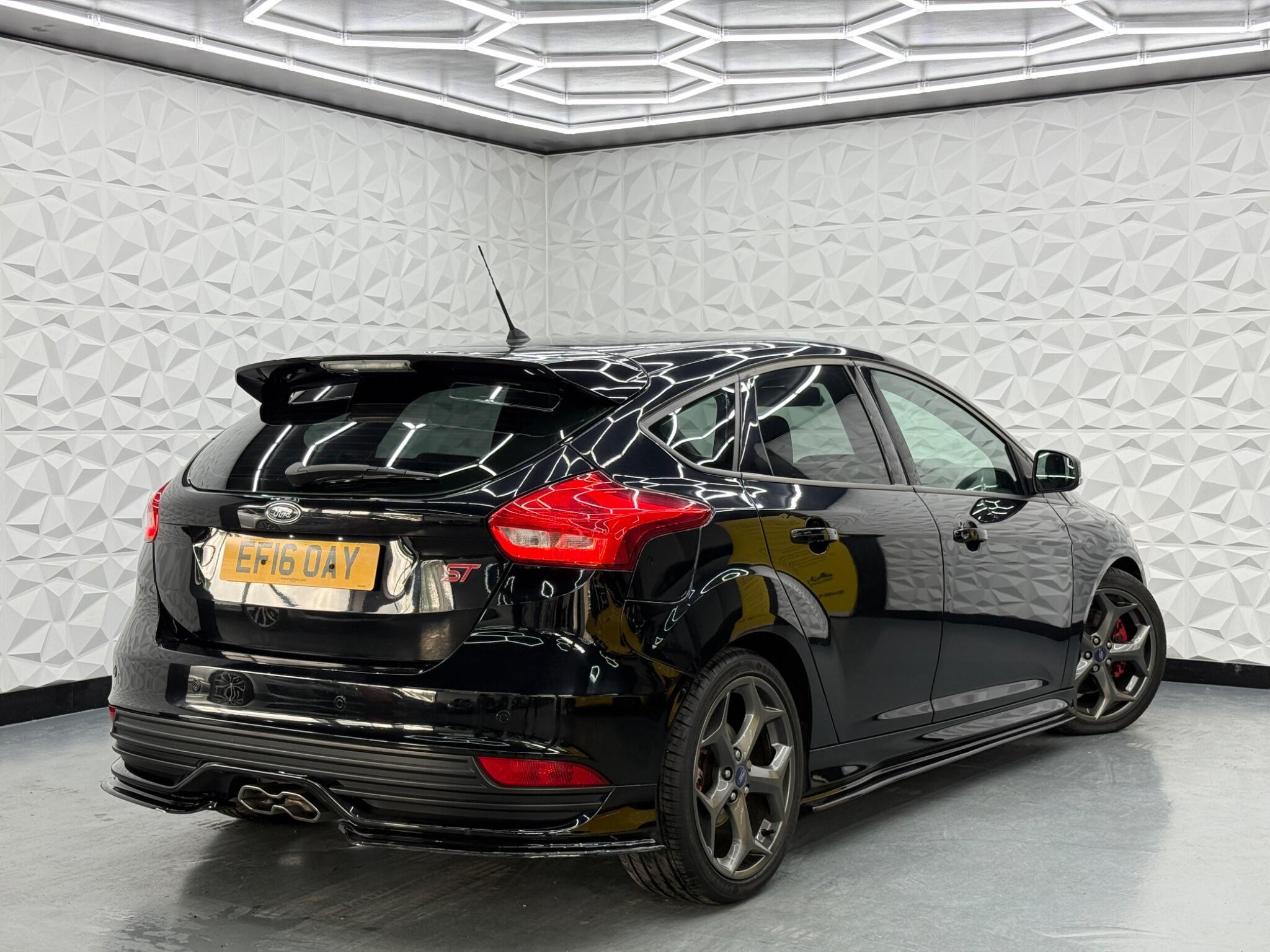Ford Focus - Image 3