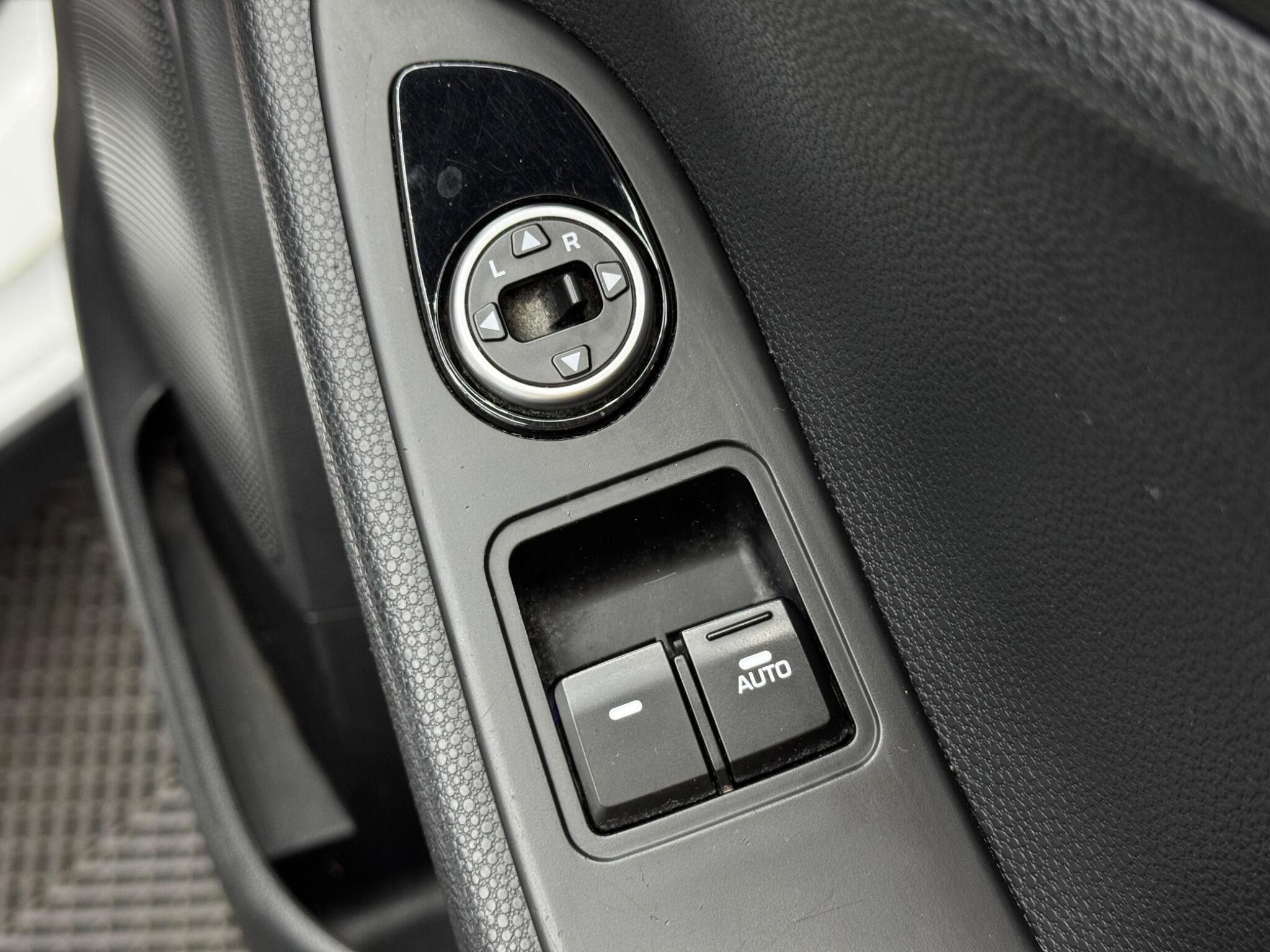Hyundai i20 - Image 32