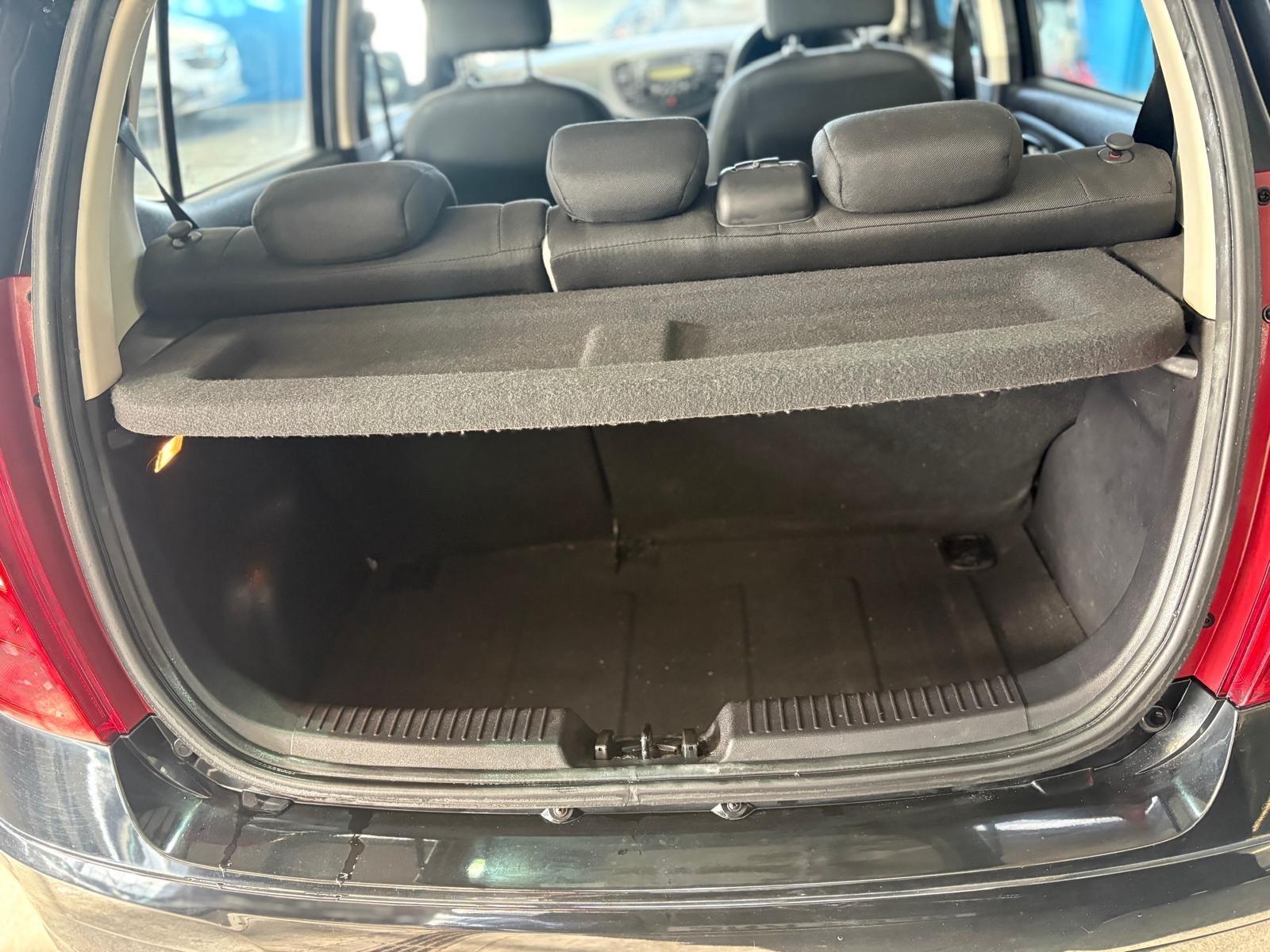 Hyundai i10 - Image 24