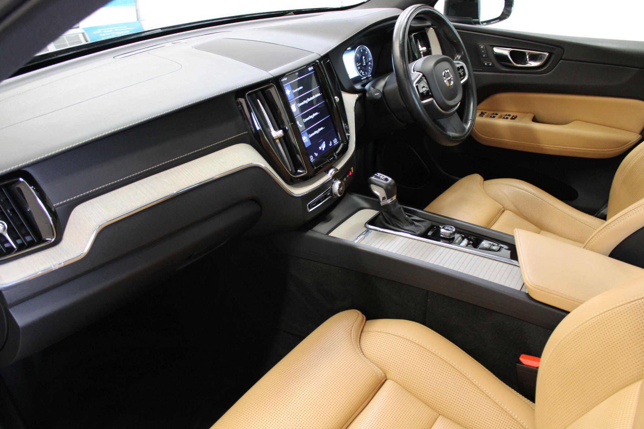 Volvo XC60 - Image 2