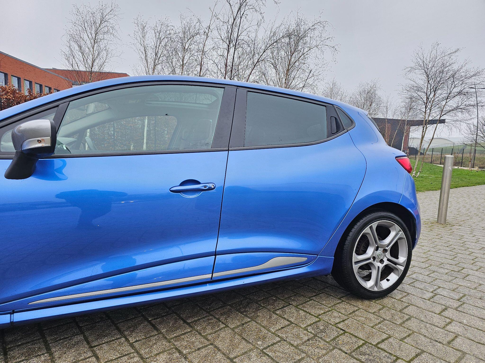 Renault Clio - Image 8
