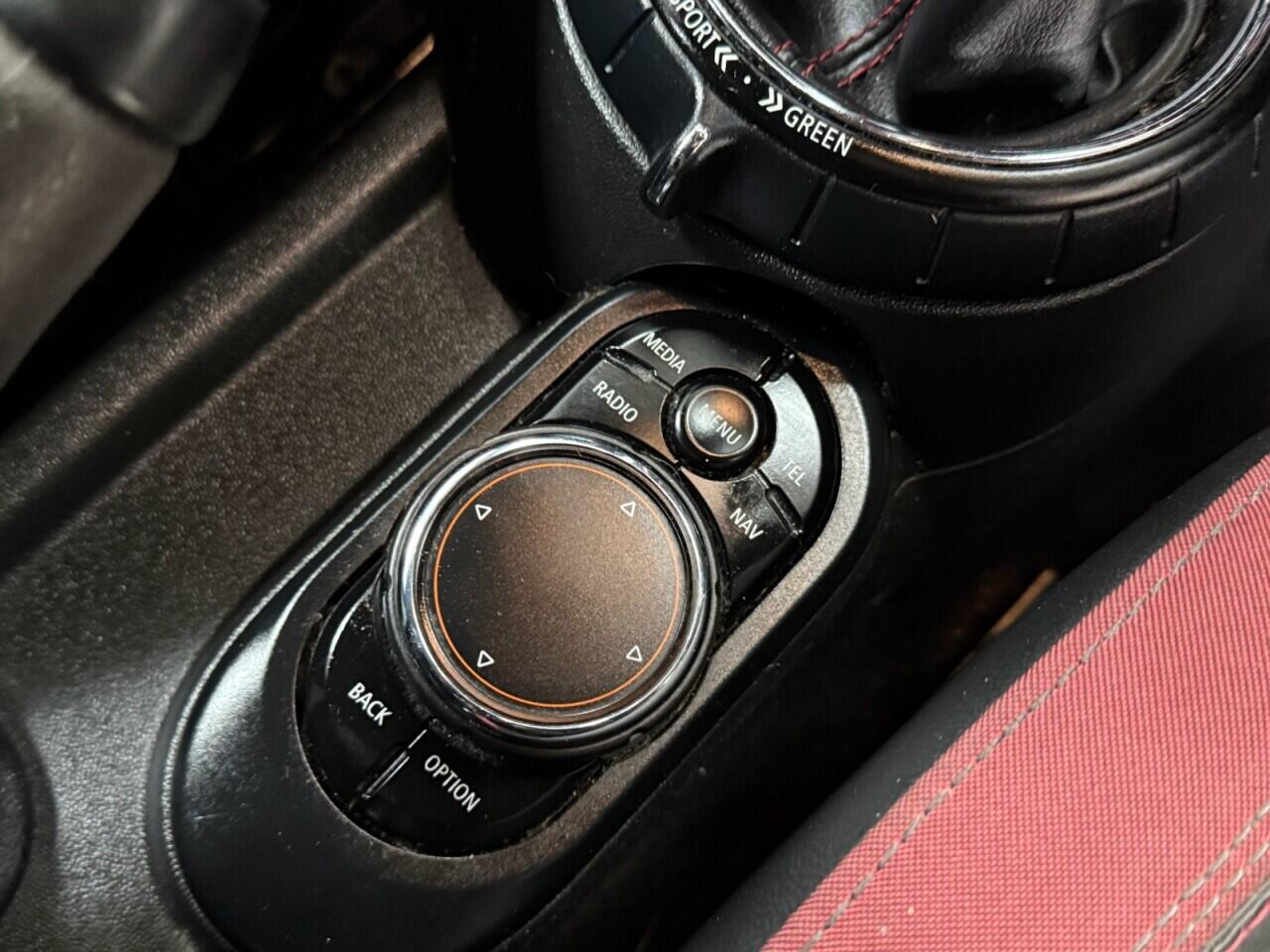 MINI Hatch - Image 25