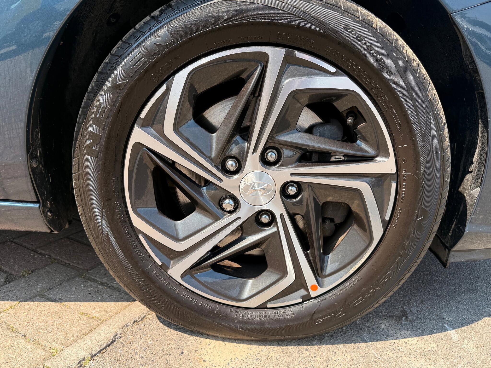Hyundai i30 - Image 14