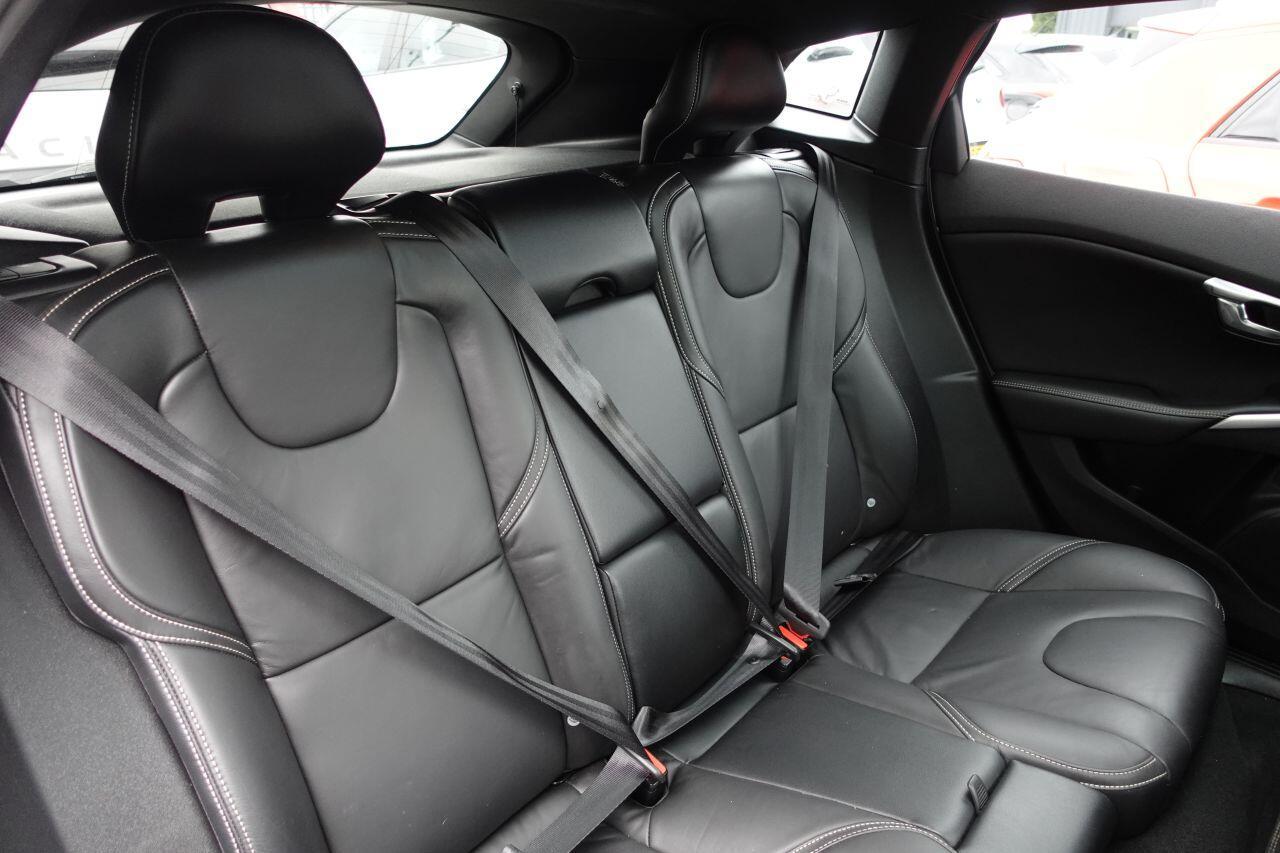 Volvo V40 - Image 18