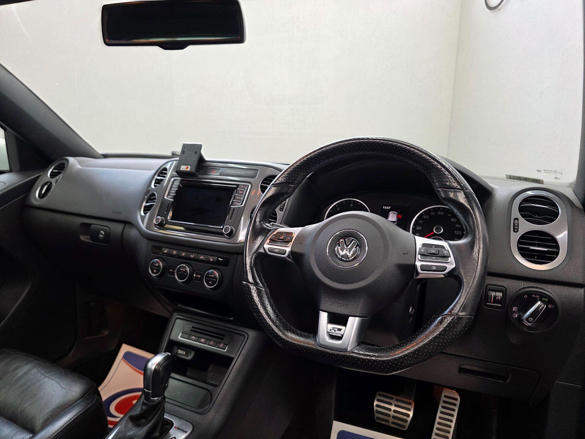 Volkswagen Tiguan - Image 11