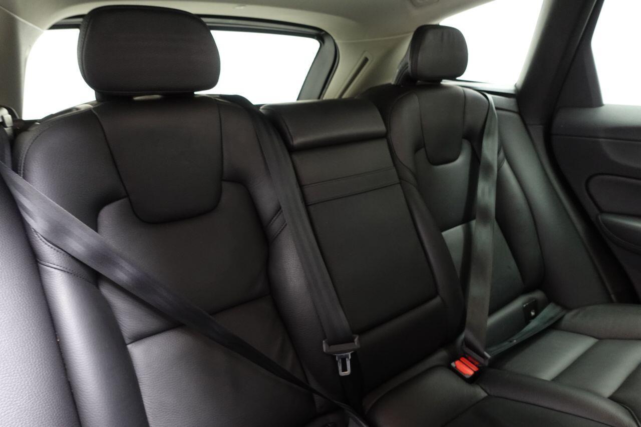 Volvo XC60 - Image 18