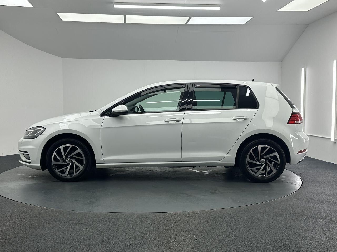 Volkswagen Golf - Image 11