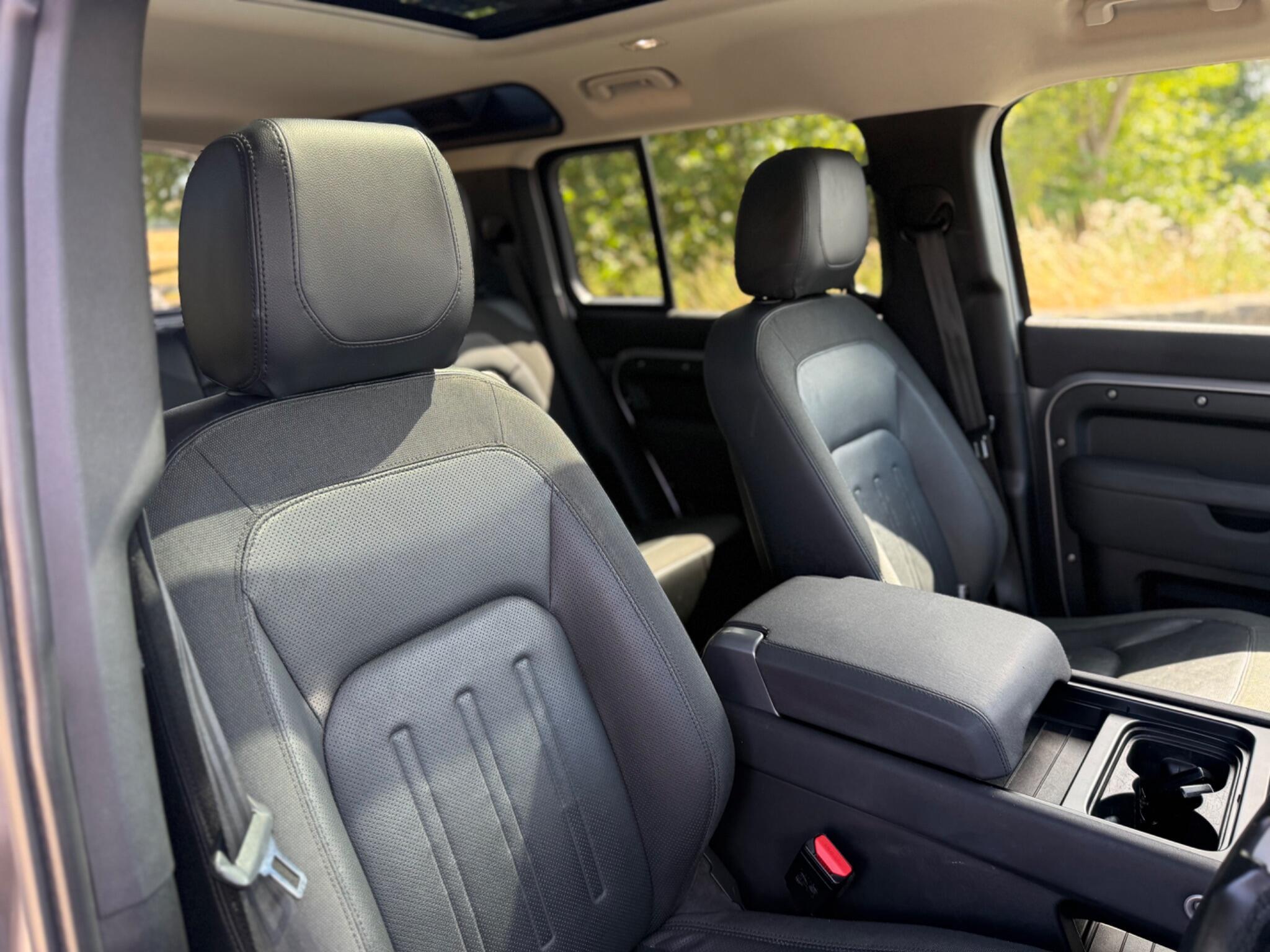 Land Rover Defender 110 - Image 15