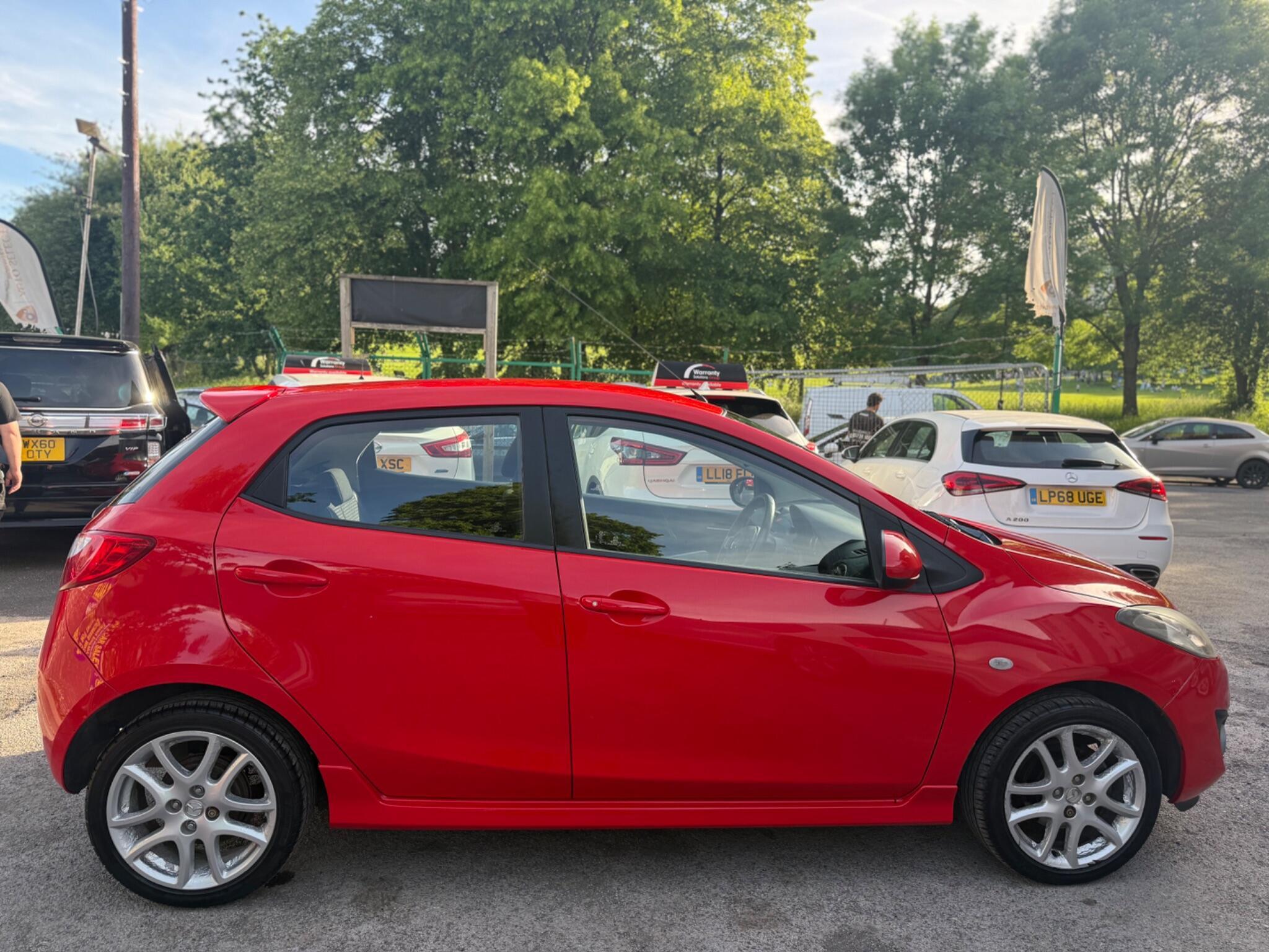 Mazda MAZDA2 - Image 8