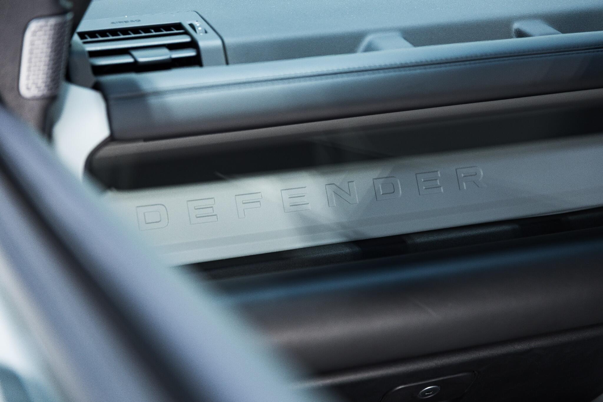 Land Rover Defender 110 - Image 16