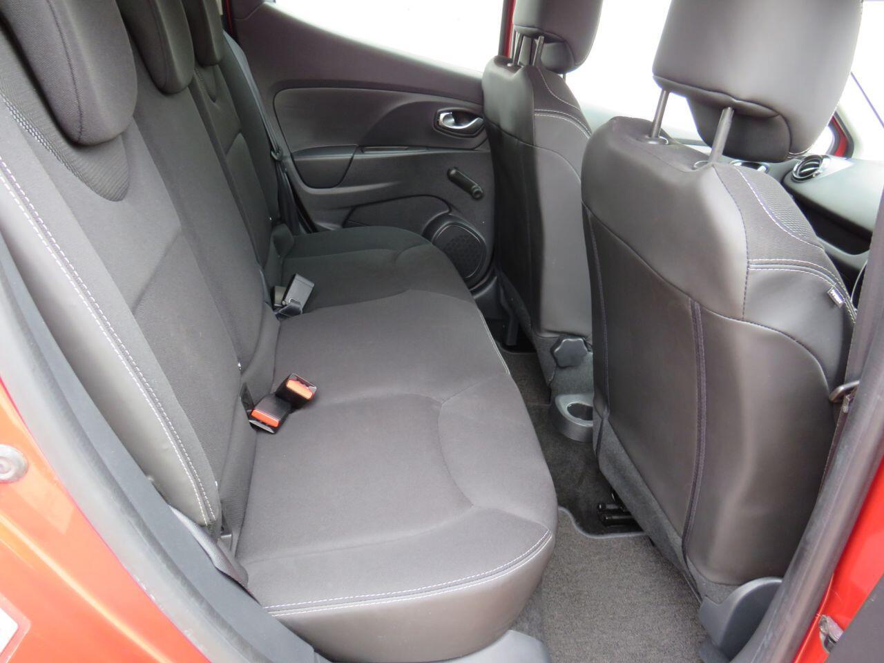 Renault Clio - Image 8