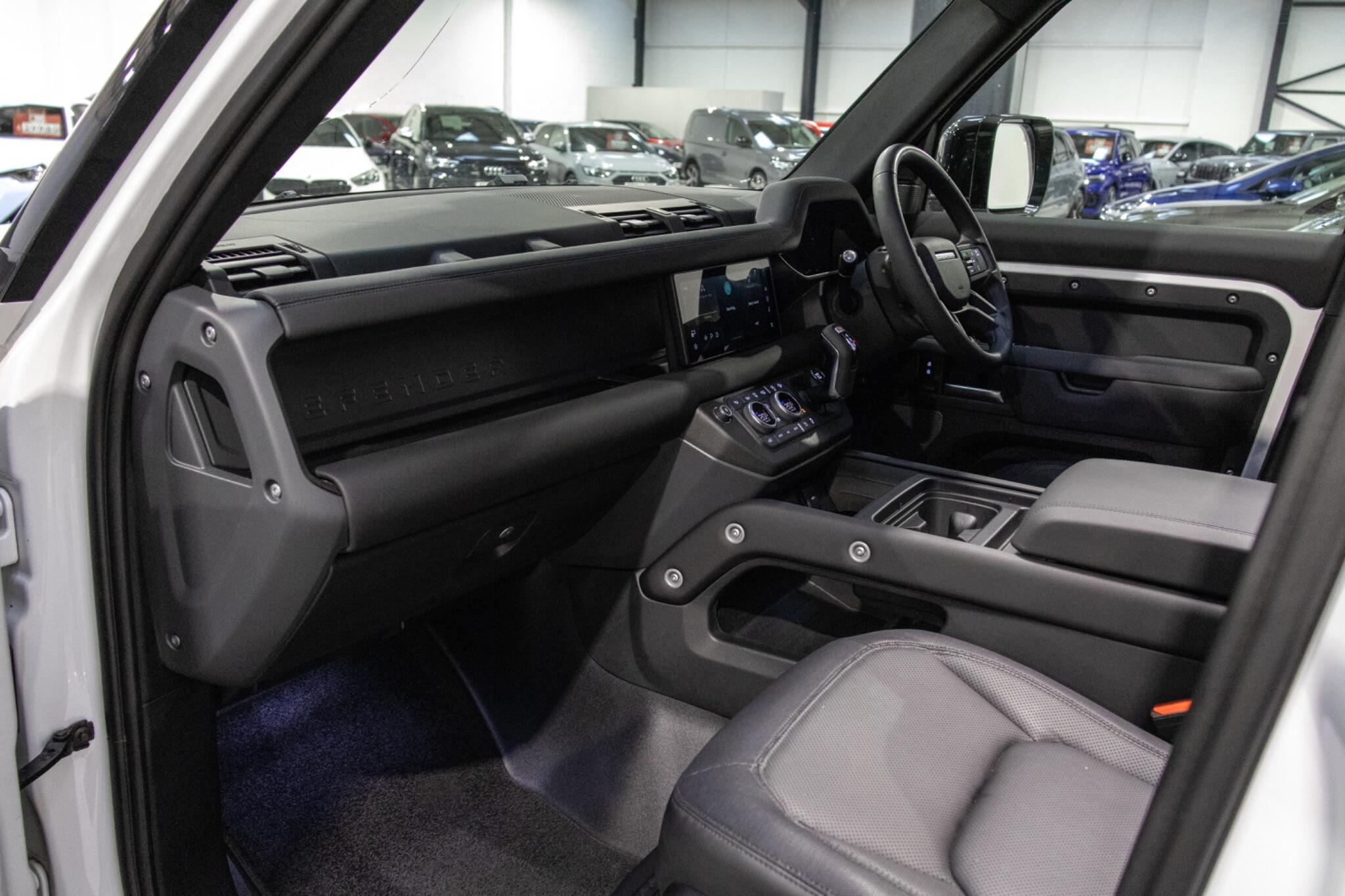 Land Rover Defender 110 - Image 14