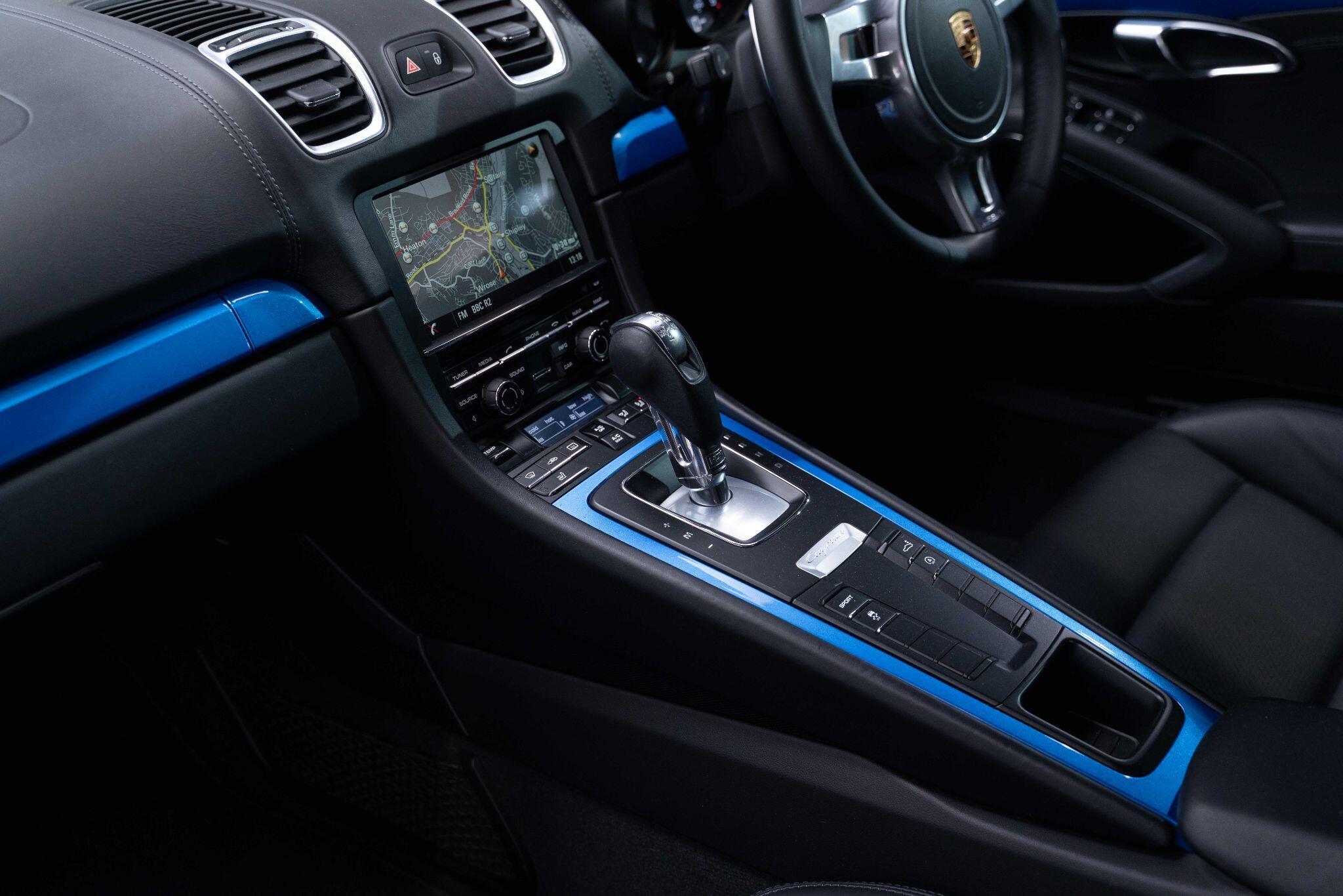 Porsche Cayman - Image 13