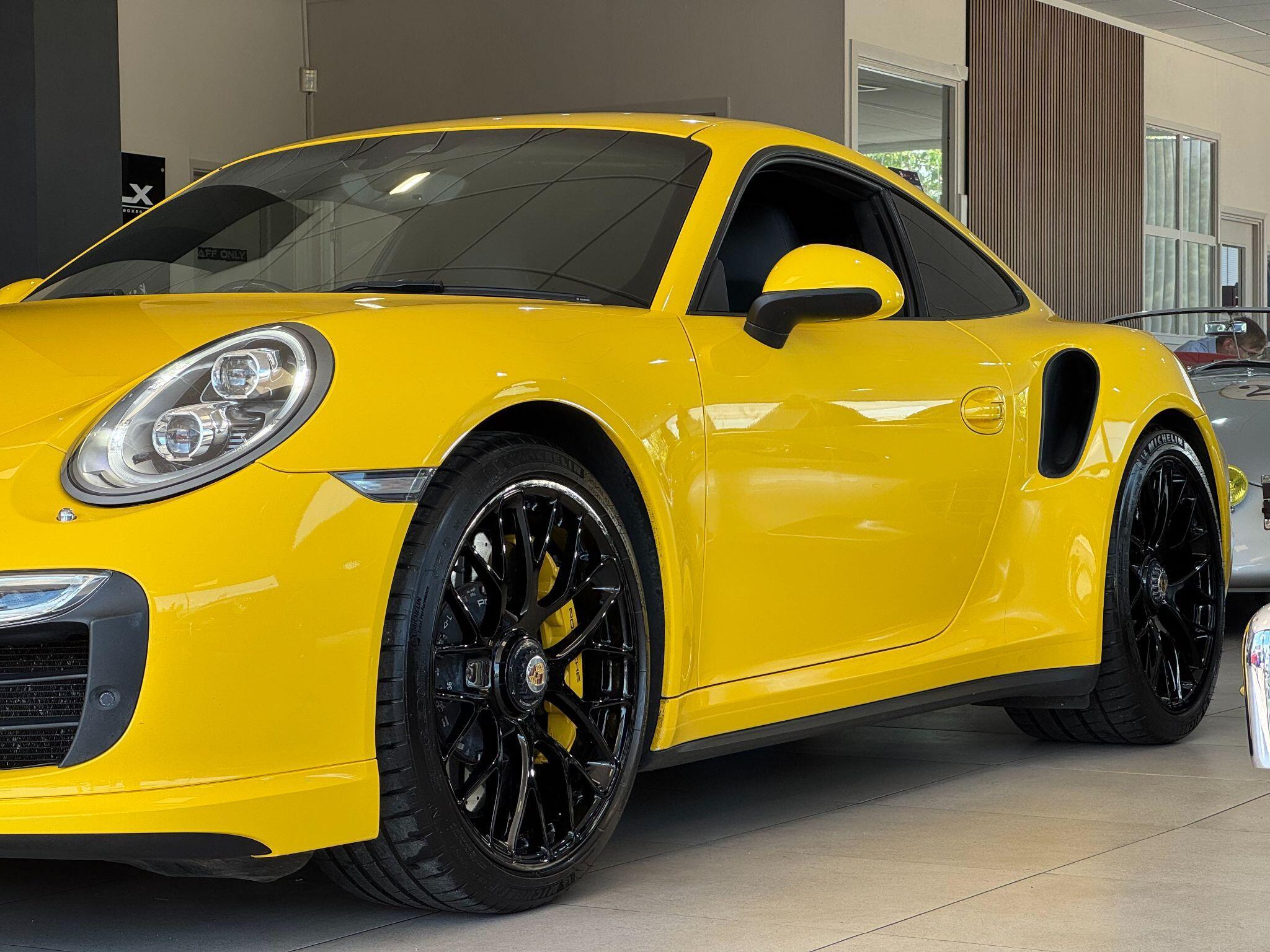 Porsche 911 - Image 14