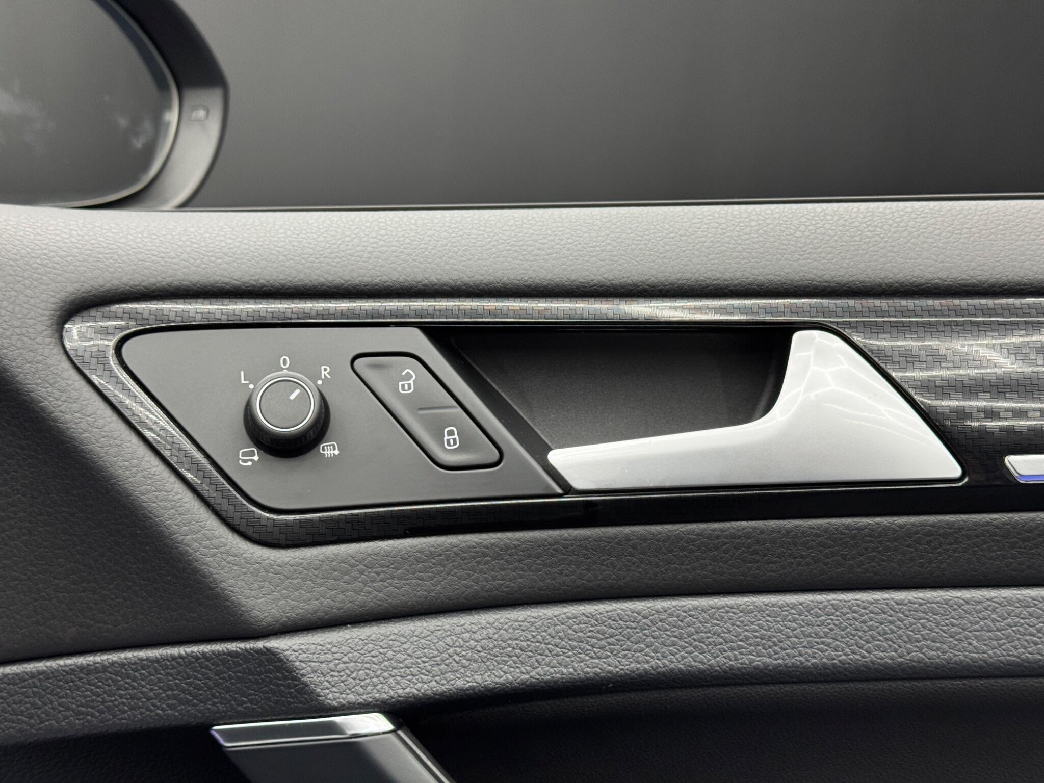 Volkswagen Golf - Image 42