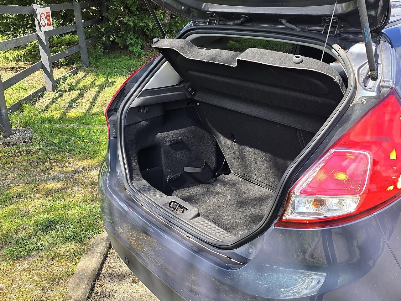 Ford Fiesta - Image 9